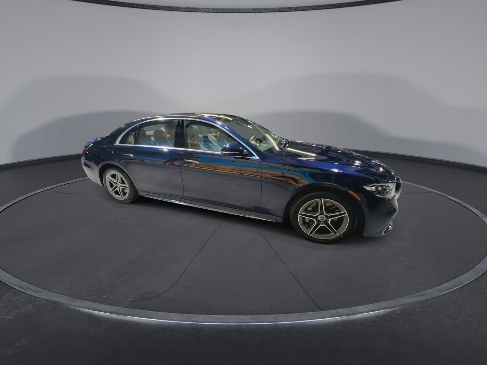 Thumbnail: 2022 Mercedes-Benz S-Class - 2