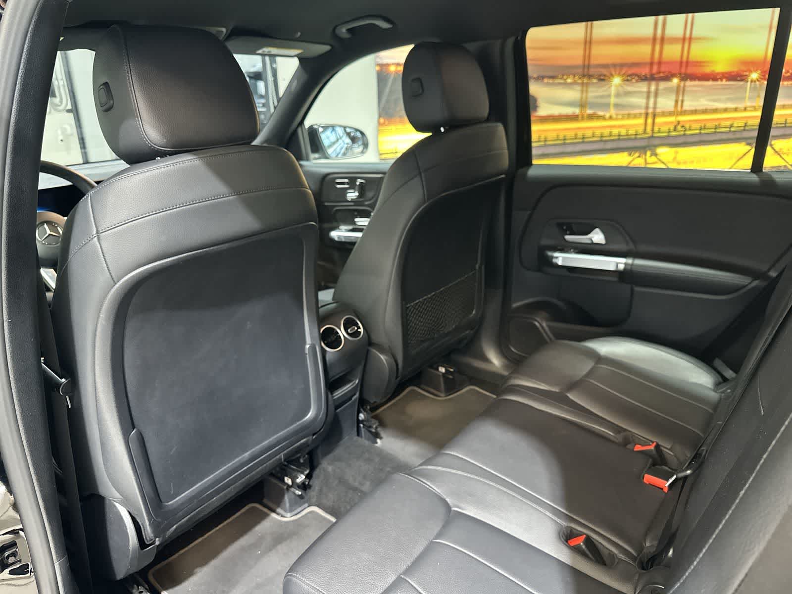 Thumbnail: 2021 Mercedes-Benz GLB - 24