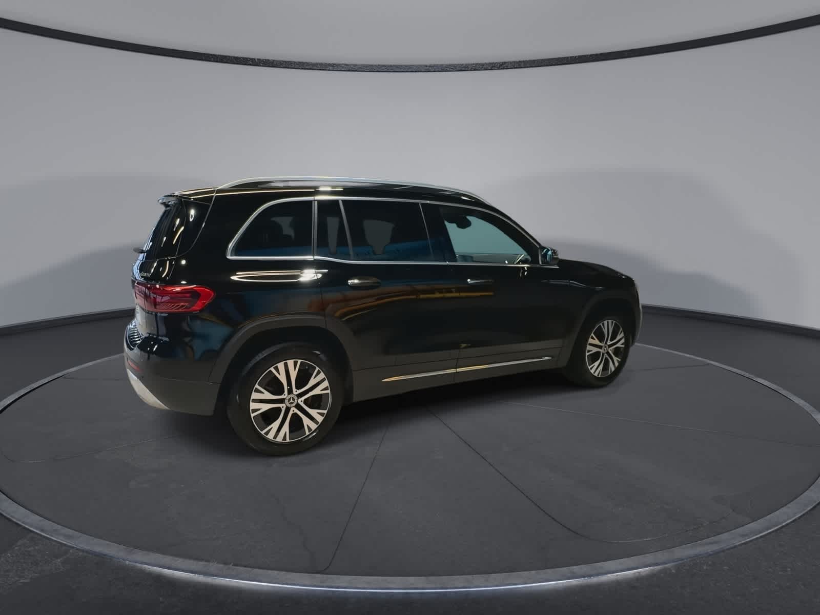 Thumbnail: 2025 Mercedes-Benz GLB - 12