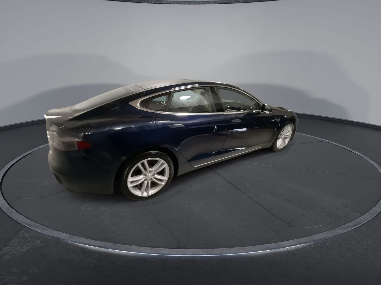 2014 Tesla Model S  13