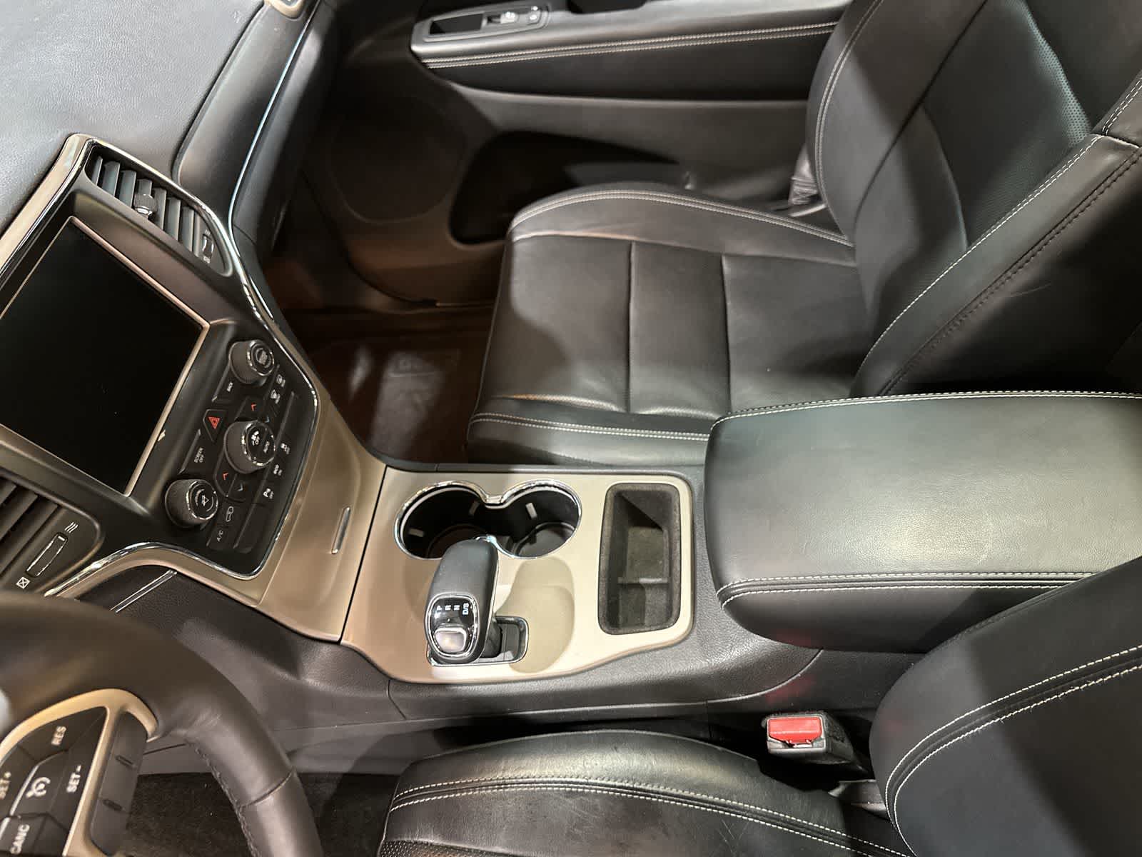 Thumbnail: 2015 Jeep Grand Cherokee - 28