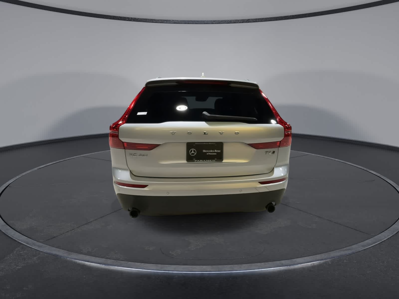 Thumbnail: 2019 Volvo XC60 - 10