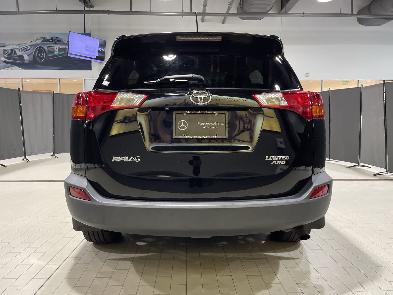Thumbnail: 2015 Toyota RAV4 - 17