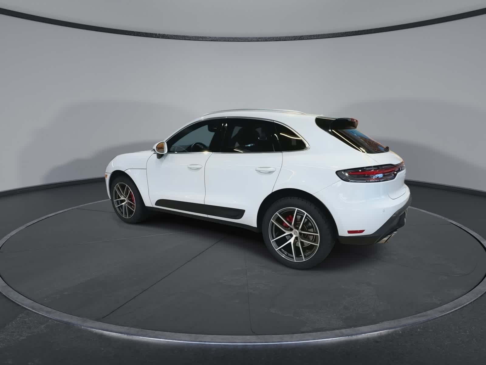 Thumbnail: 2023 Porsche Macan - 8