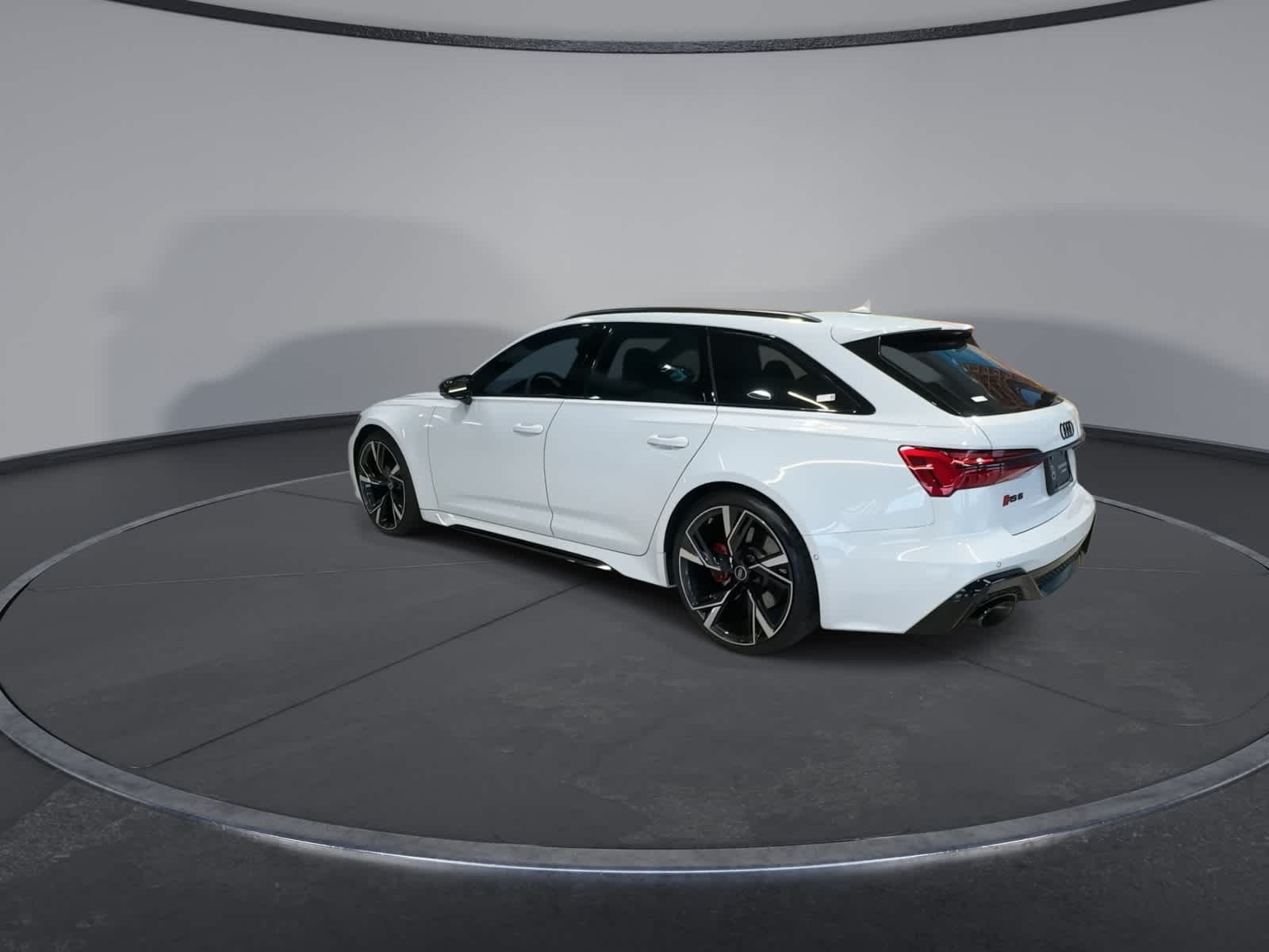 Thumbnail: 2023 Audi RS 6 - 11