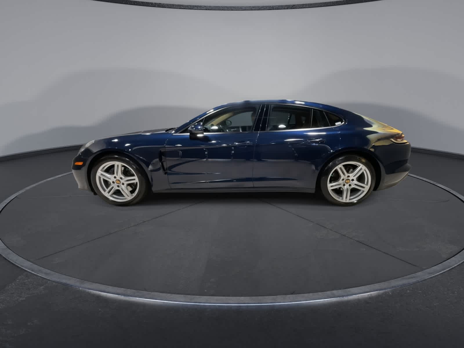 Thumbnail: 2022 Porsche Panamera - 7