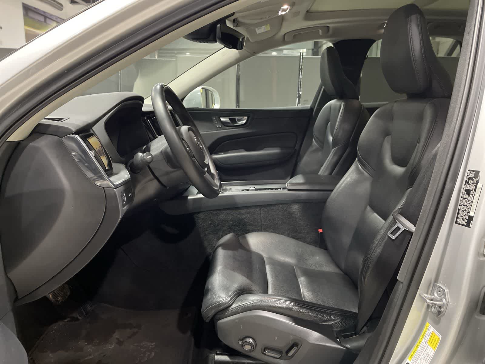 Thumbnail: 2019 Volvo XC60 - 23