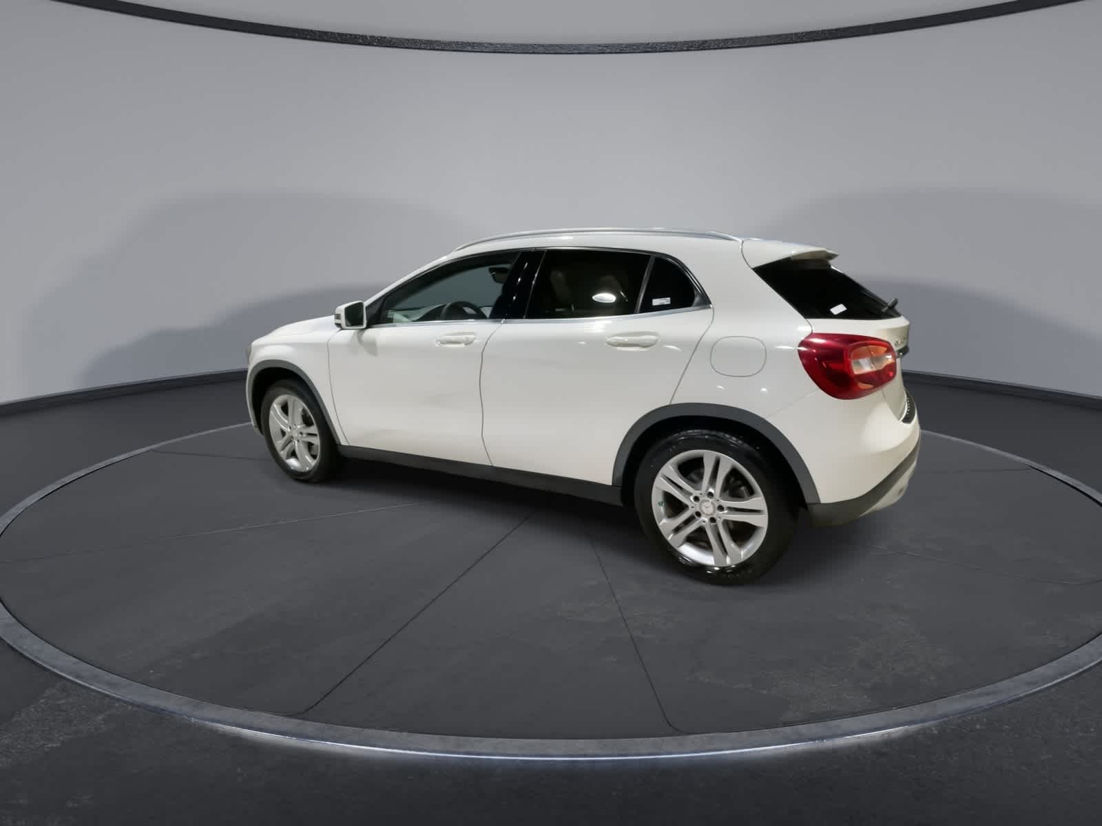 Thumbnail: 2015 Mercedes-Benz GLA - 8
