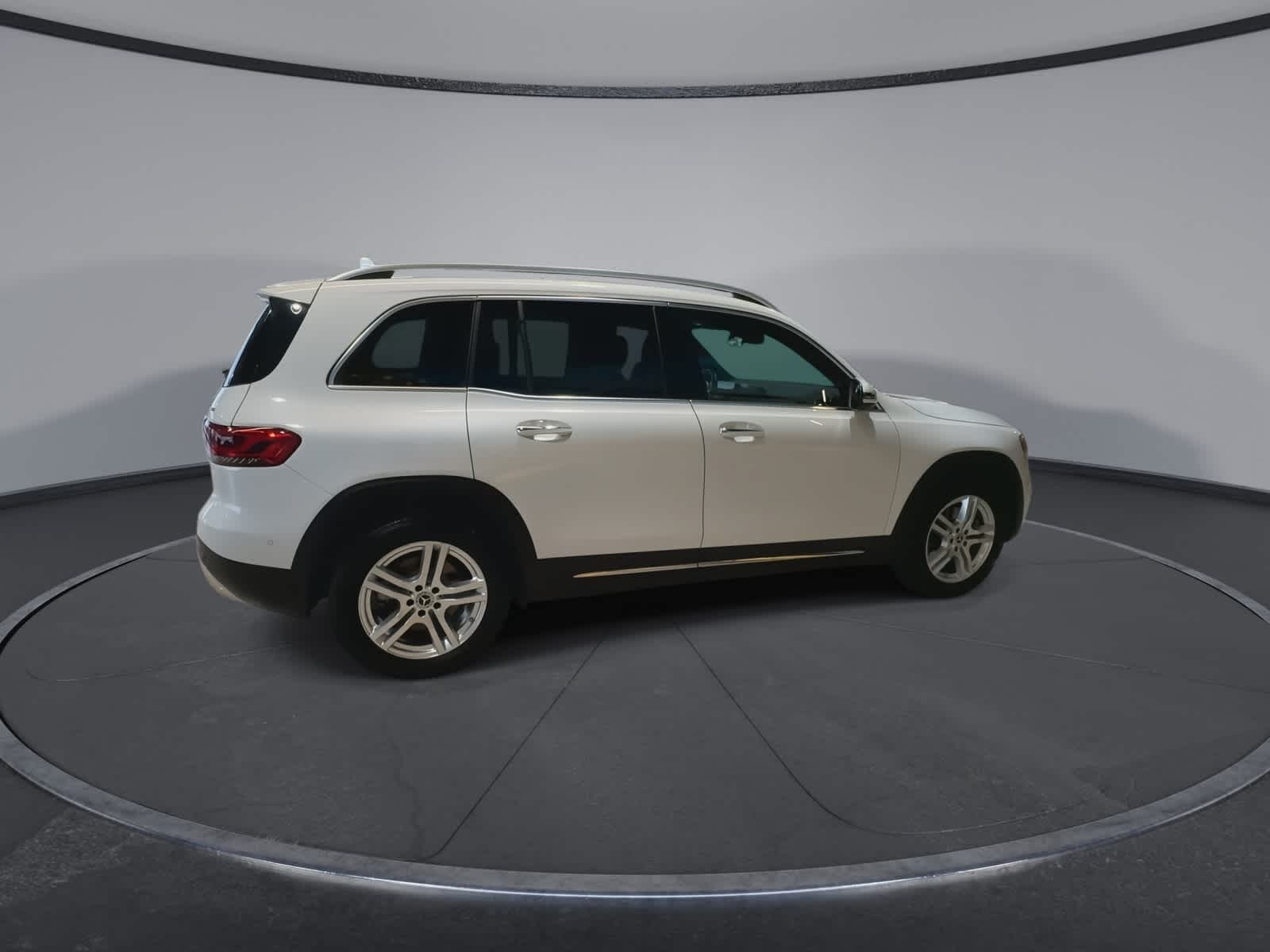 Thumbnail: 2020 Mercedes-Benz GLB - 12