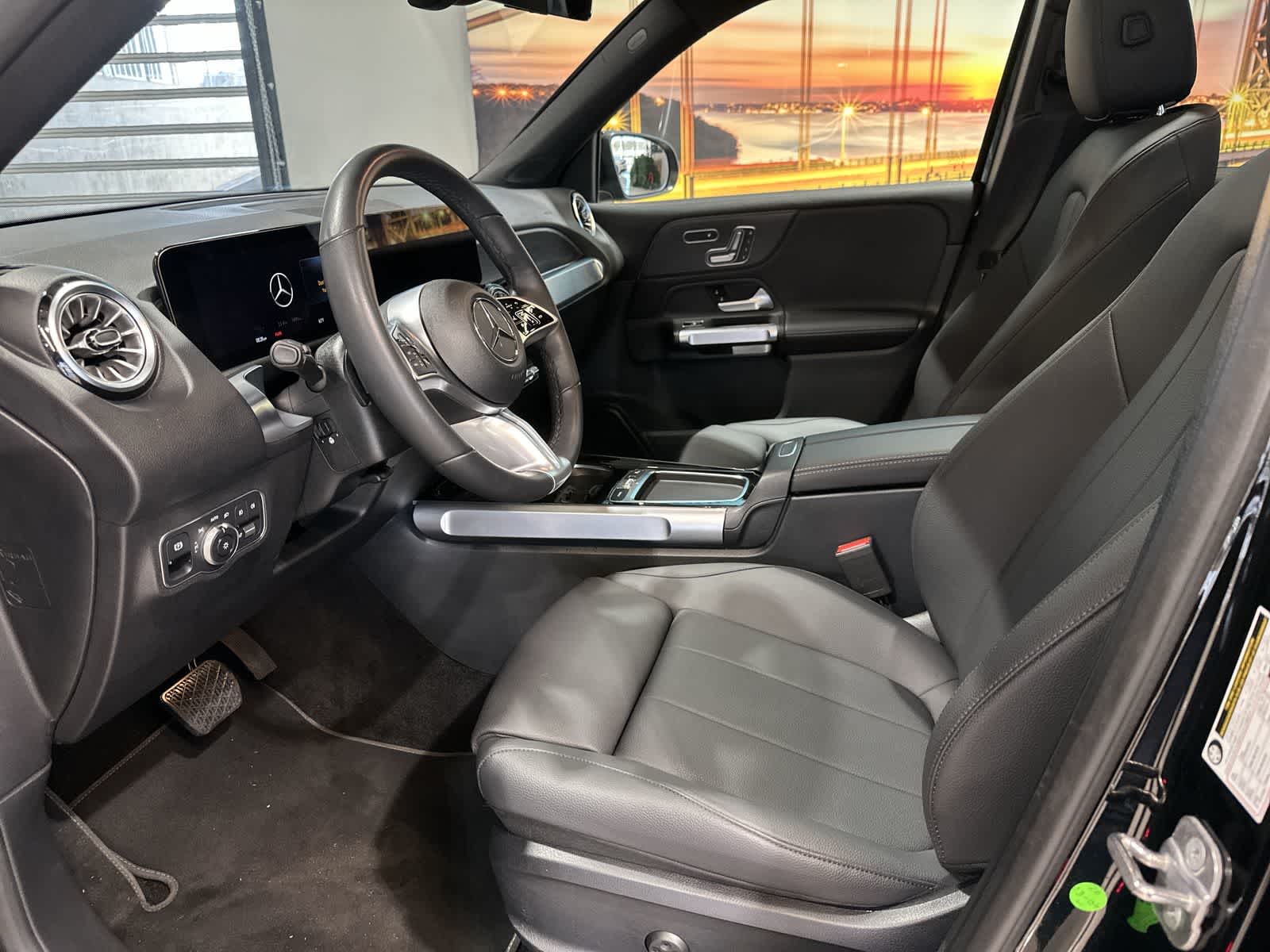 Thumbnail: 2025 Mercedes-Benz GLB - 14