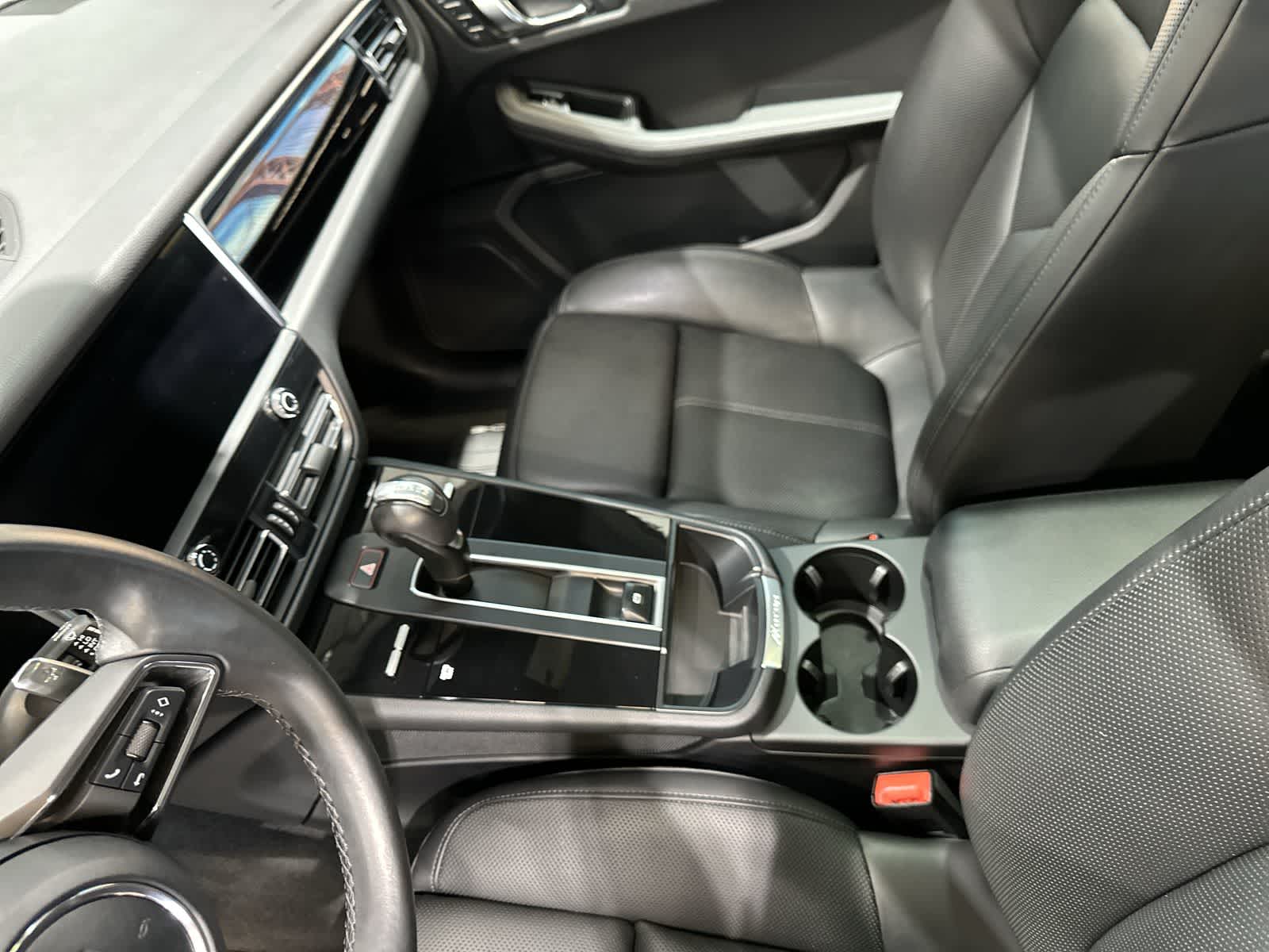 Thumbnail: 2023 Porsche Macan - 28