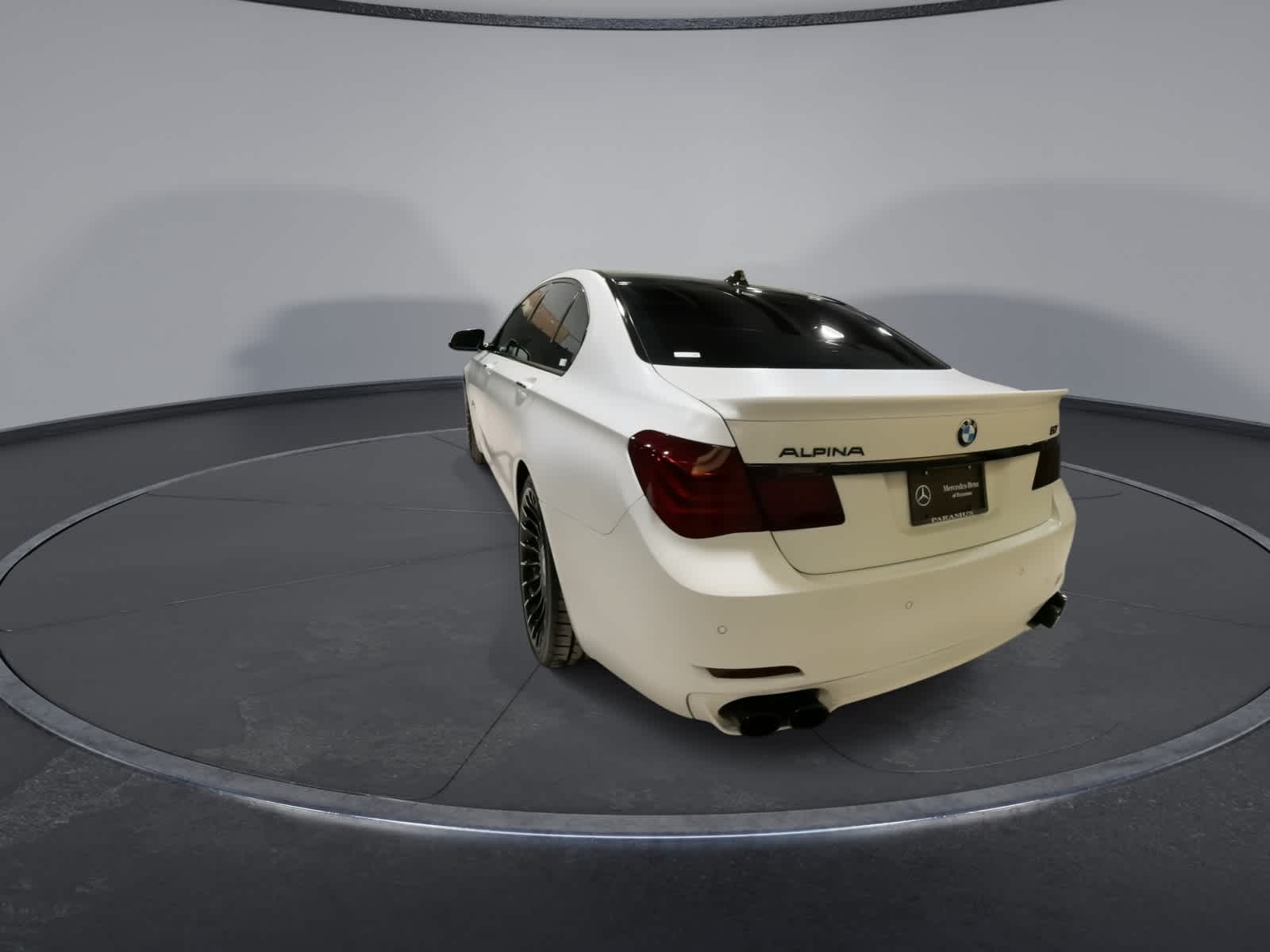 Thumbnail: 2011 BMW 7 Series - 9