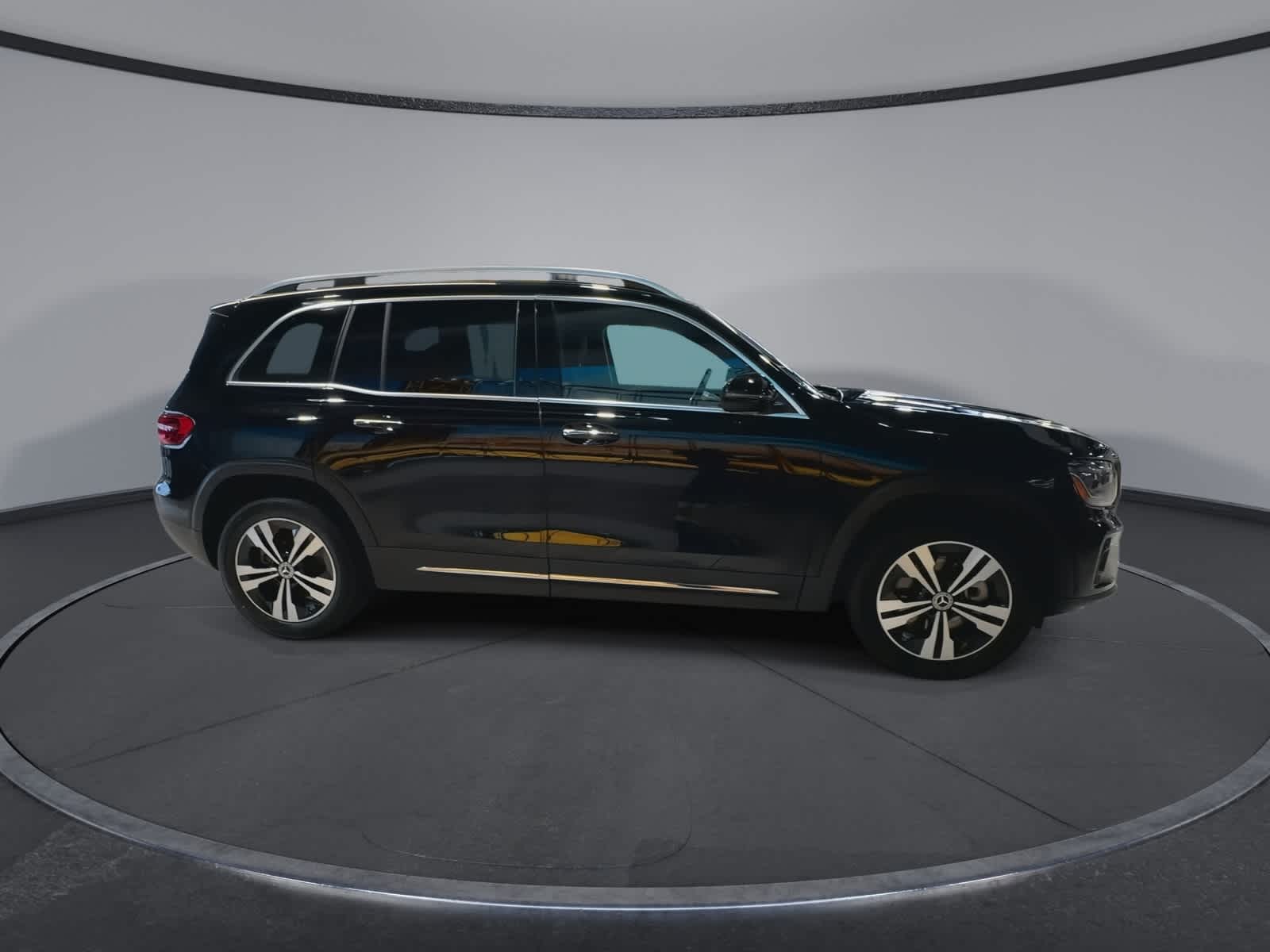 Thumbnail: 2025 Mercedes-Benz GLB - 3