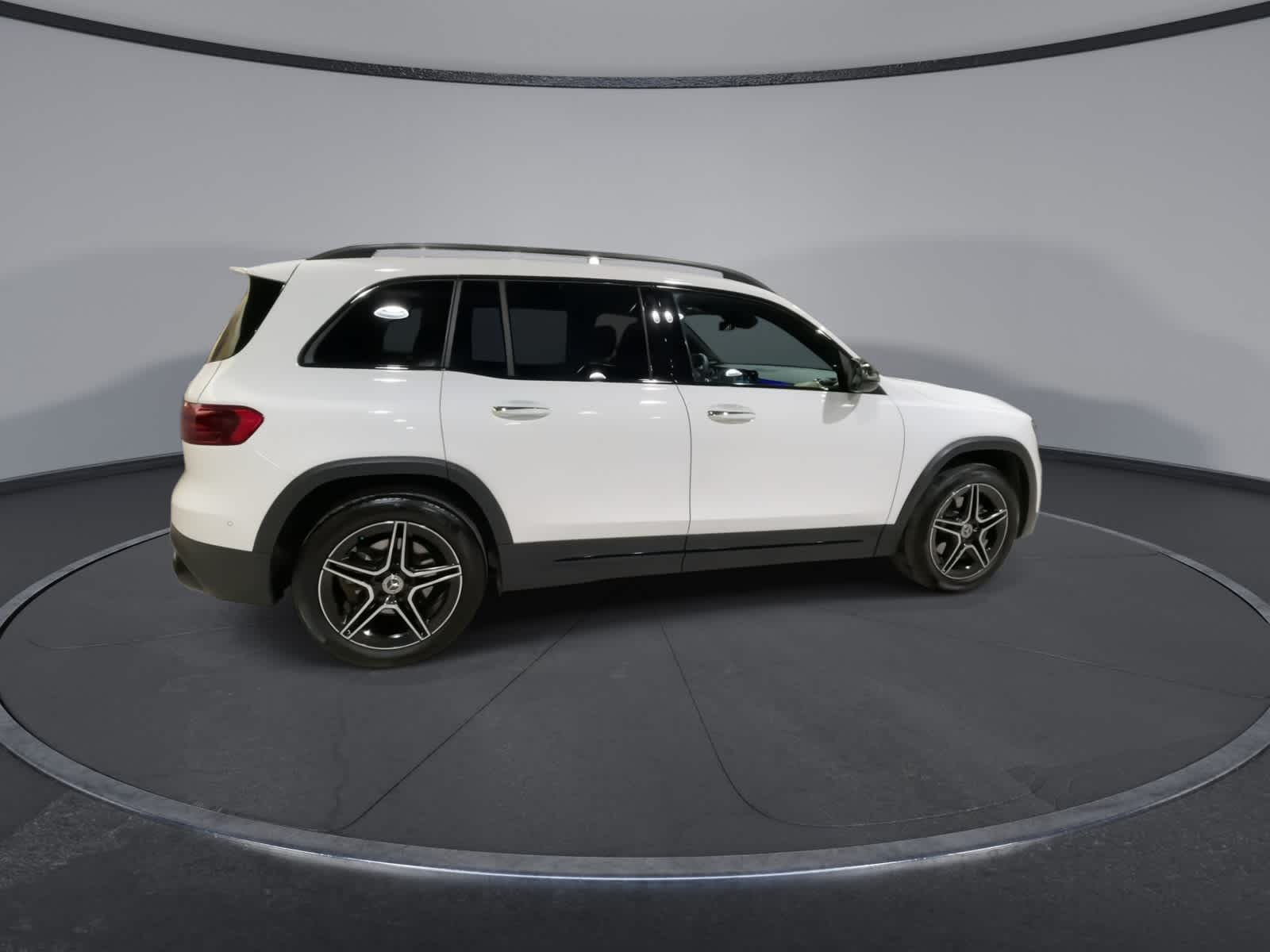 Thumbnail: 2025 Mercedes-Benz GLB - 12