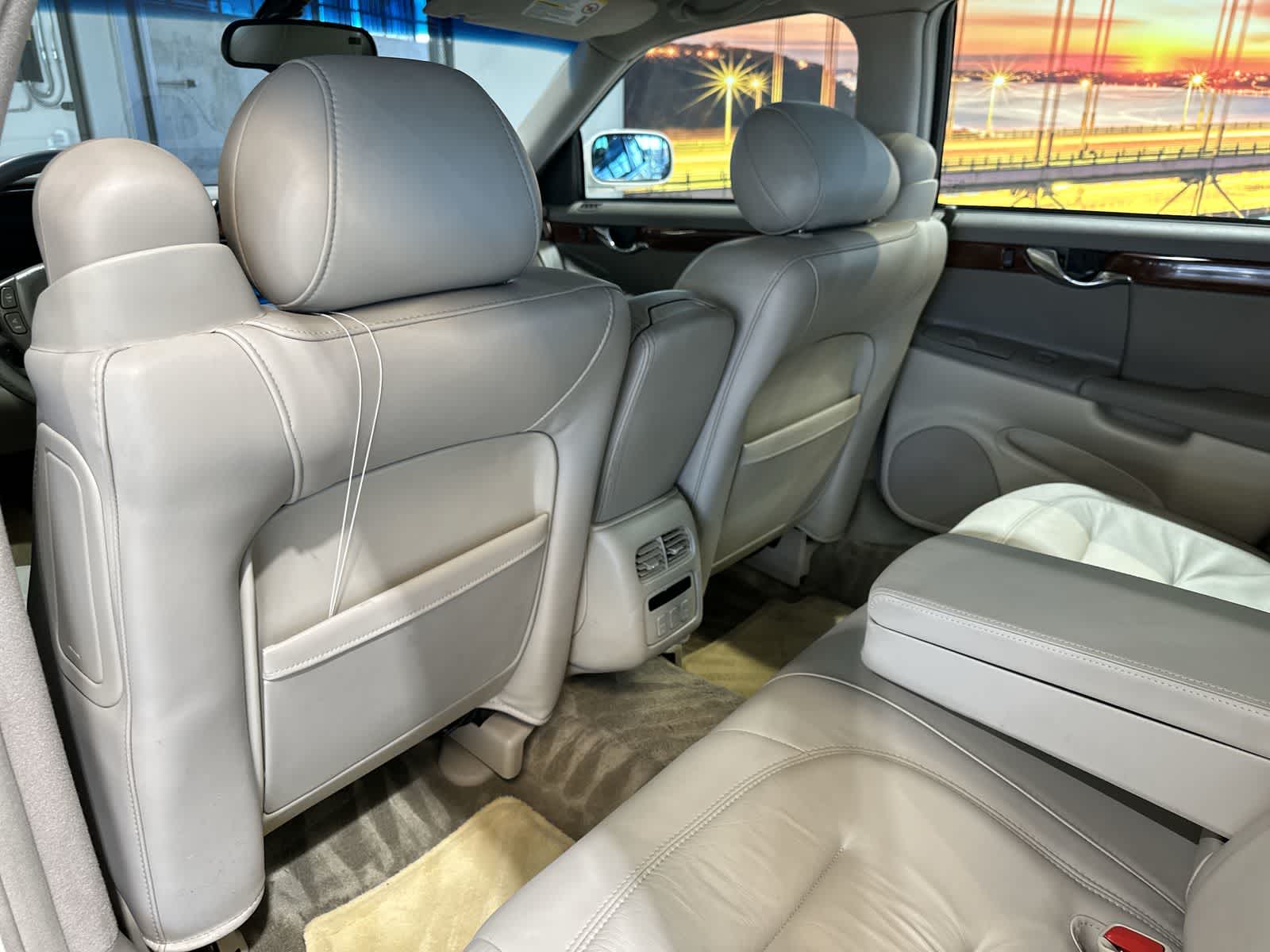 Thumbnail: 2003 Cadillac DeVille - 24