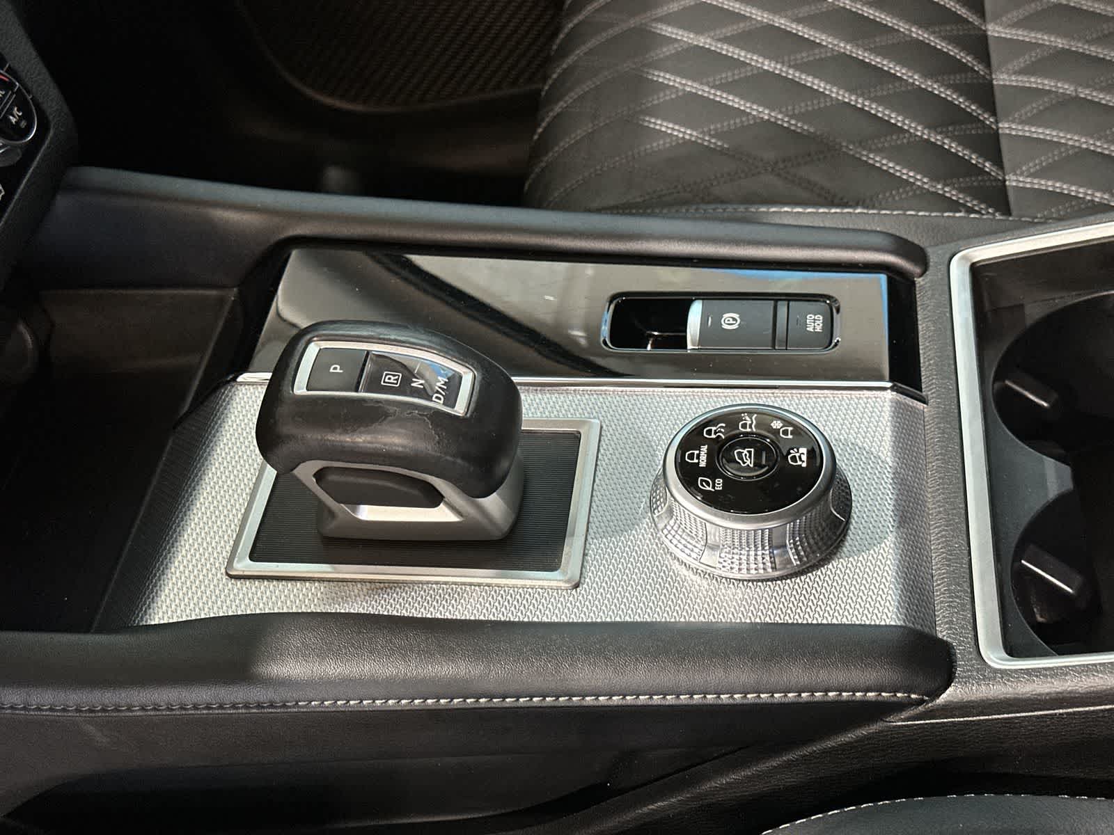 Thumbnail: 2022 Mitsubishi Outlander - 29