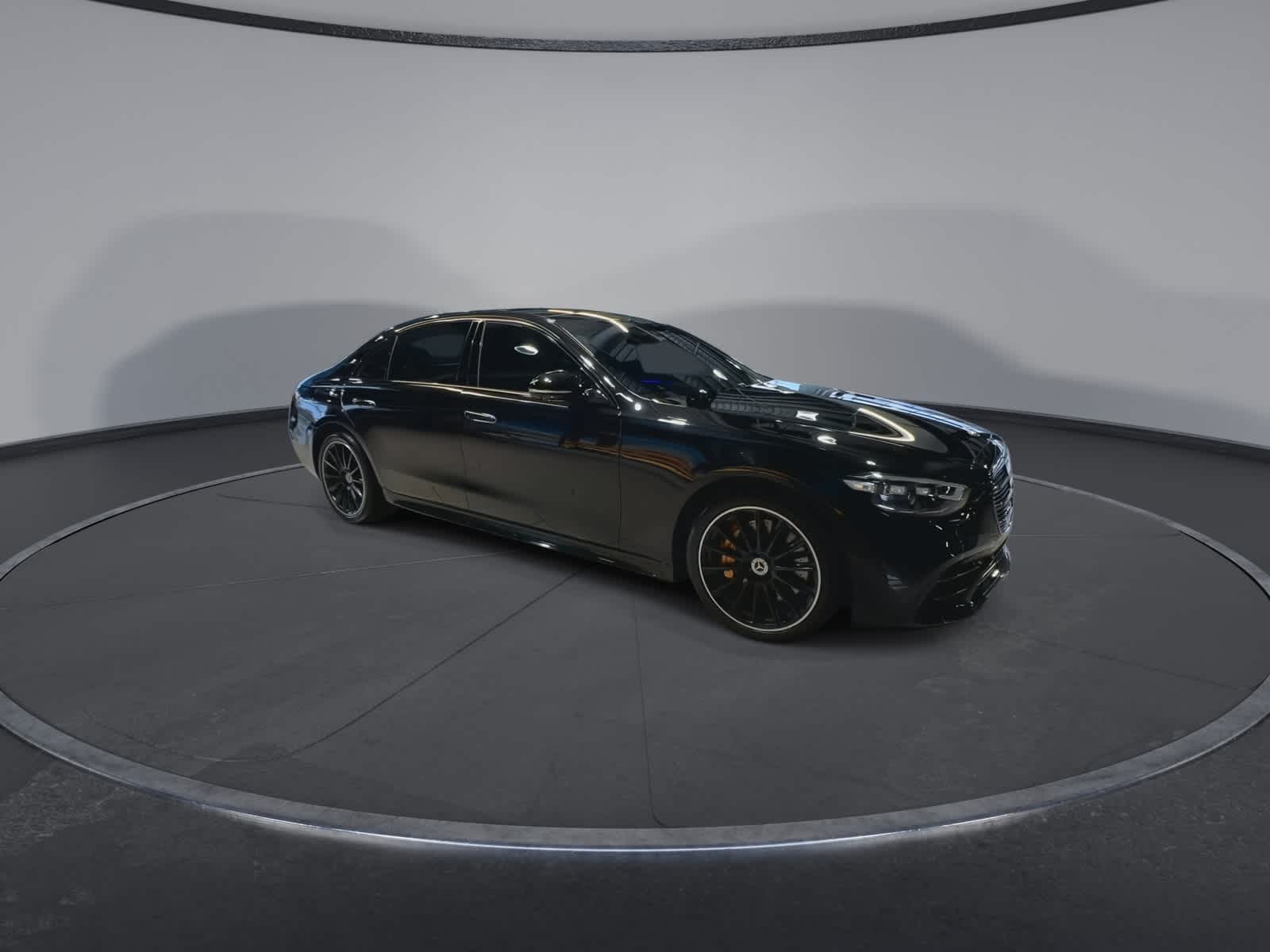 Thumbnail: 2023 Mercedes-Benz S-Class - 2