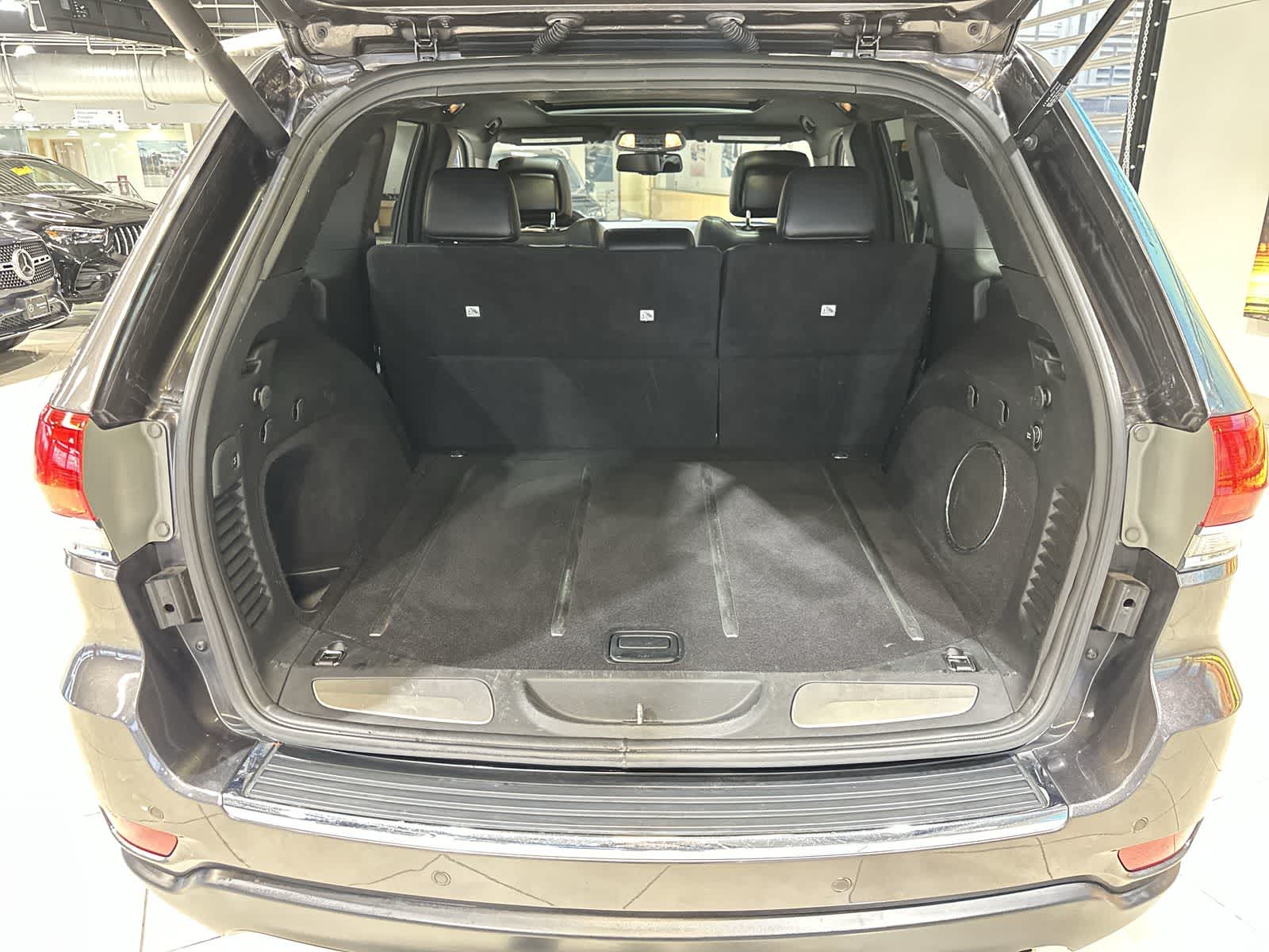 Thumbnail: 2015 Jeep Grand Cherokee - 31