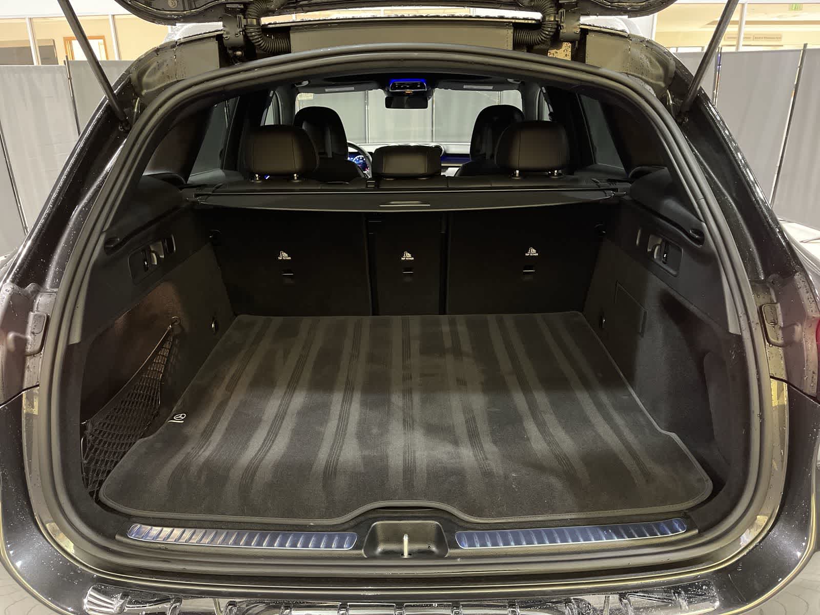 Thumbnail: 2025 Mercedes-Benz GLC - 31