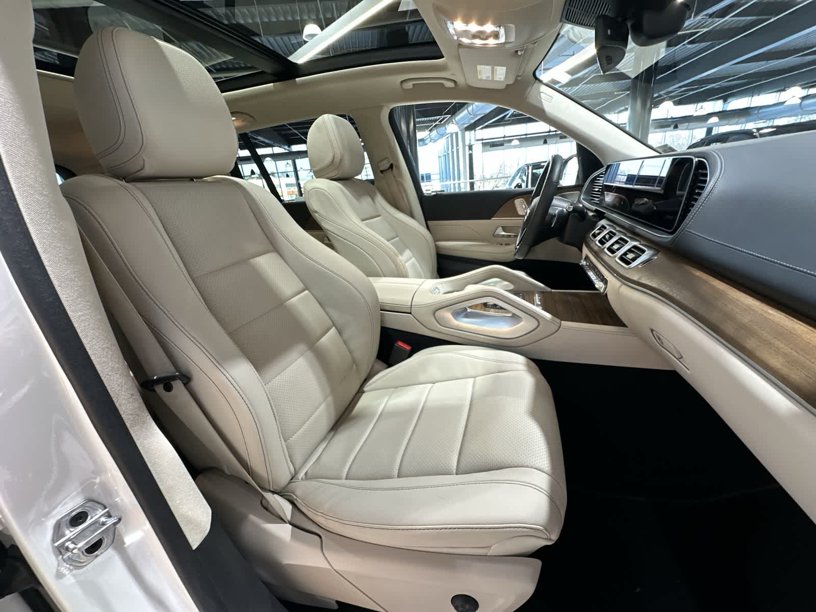 Thumbnail: 2024 Mercedes-Benz GLS - 26