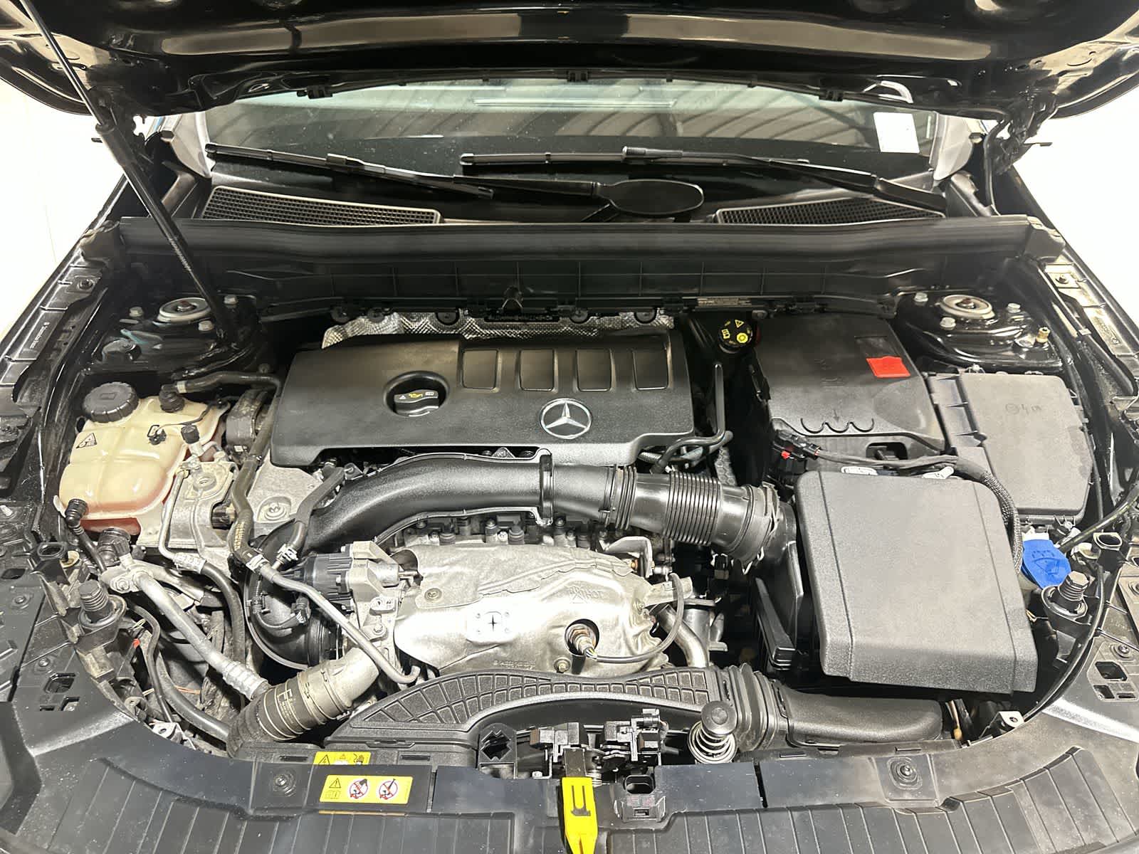 Thumbnail: 2021 Mercedes-Benz GLB - 21