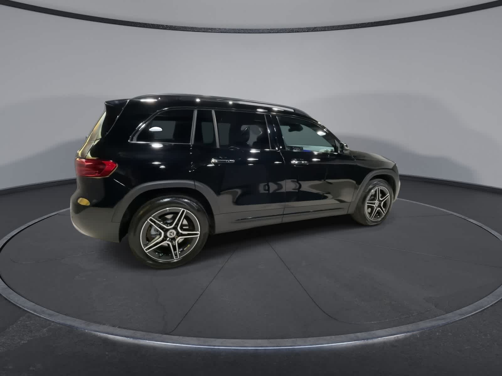 Thumbnail: 2025 Mercedes-Benz GLB - 12