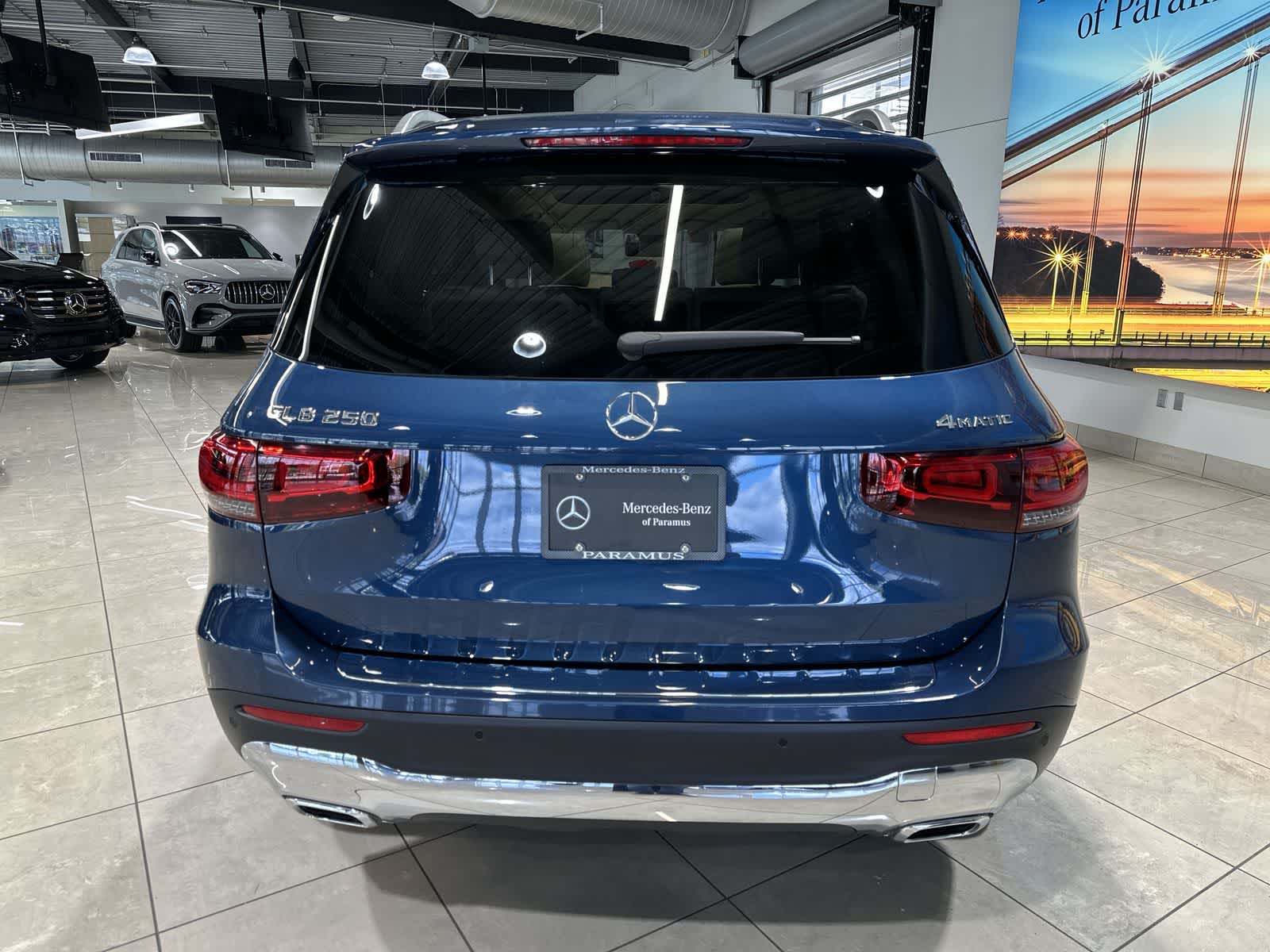Thumbnail: 2022 Mercedes-Benz GLB - 17