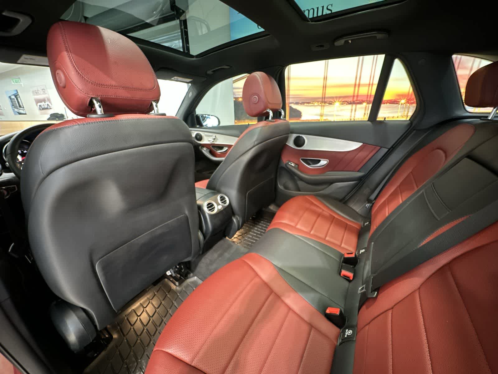 Thumbnail: 2022 Mercedes-Benz GLC - 24