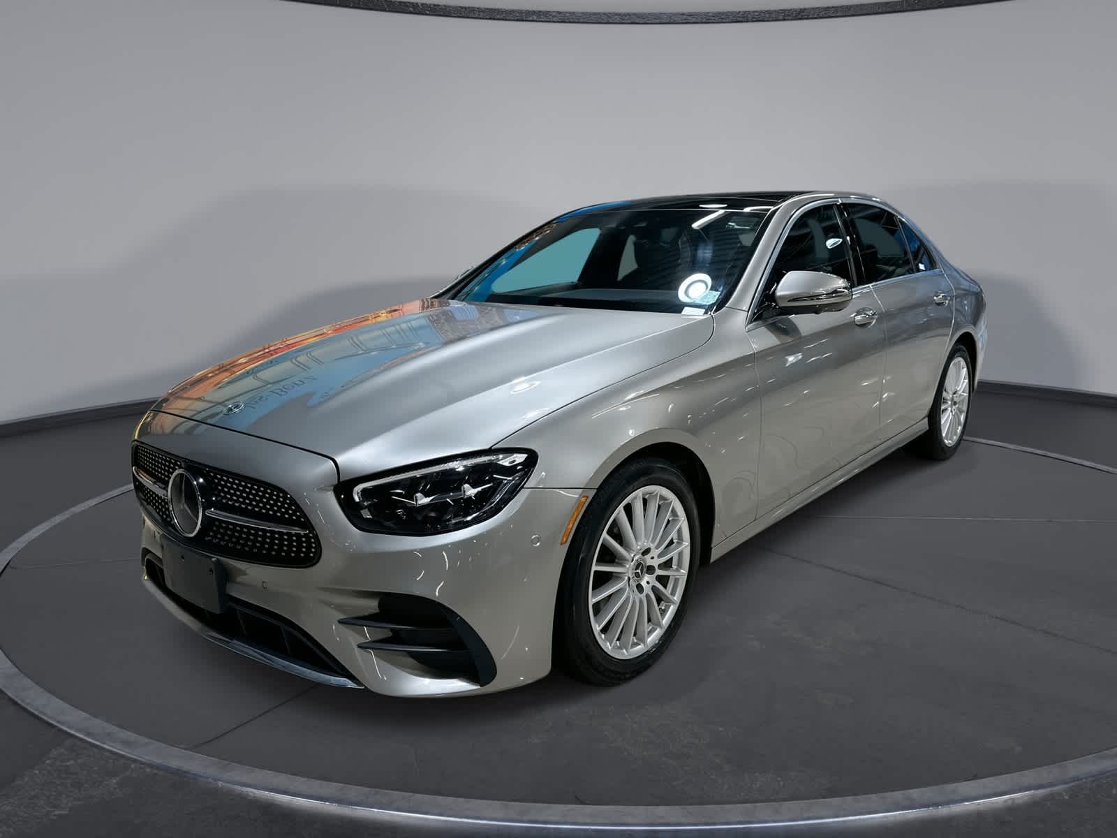 Thumbnail: 2022 Mercedes-Benz E-Class - 1