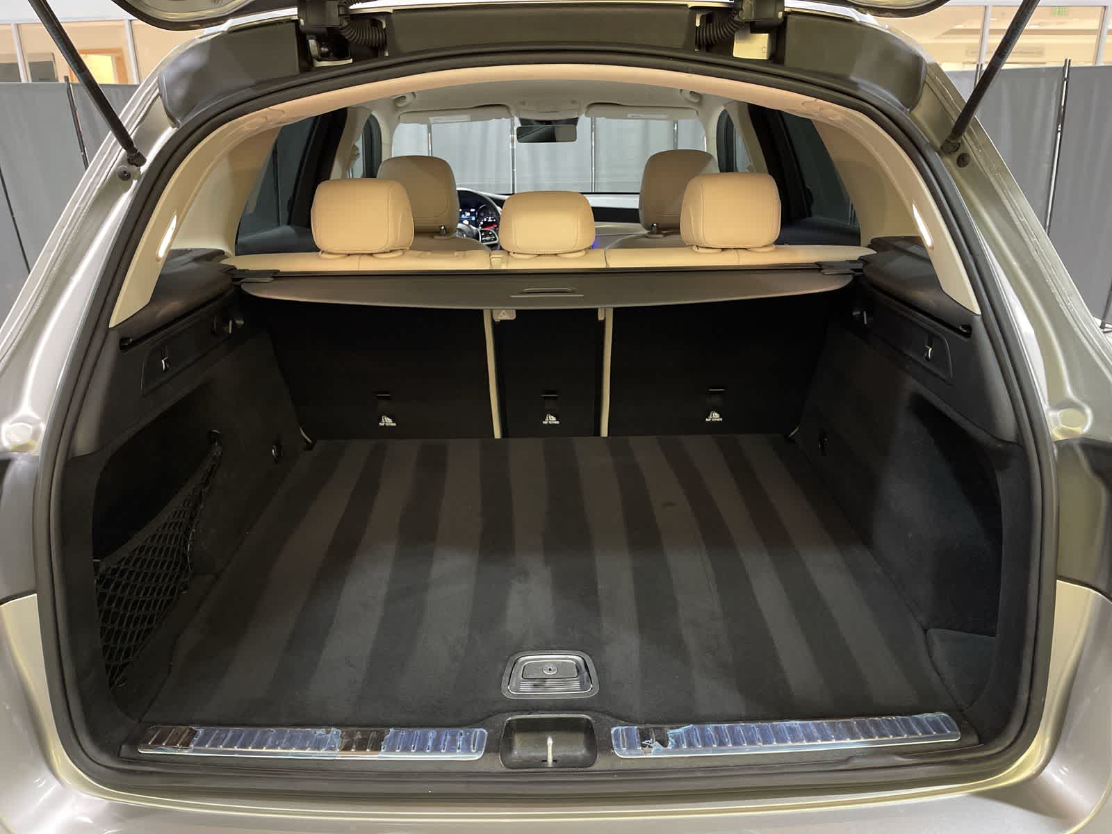 Thumbnail: 2022 Mercedes-Benz GLC - 31