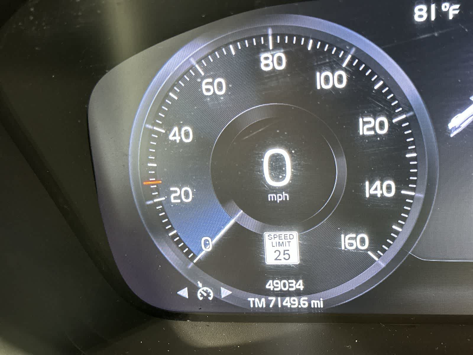 Thumbnail: 2020 Volvo XC40 - 30