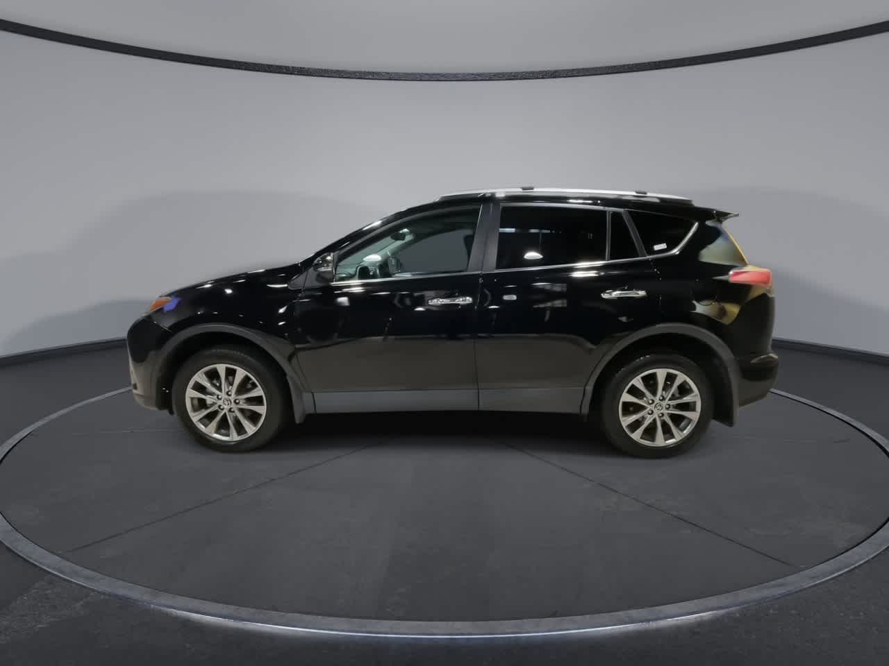 Thumbnail: 2016 Toyota RAV4 - 8