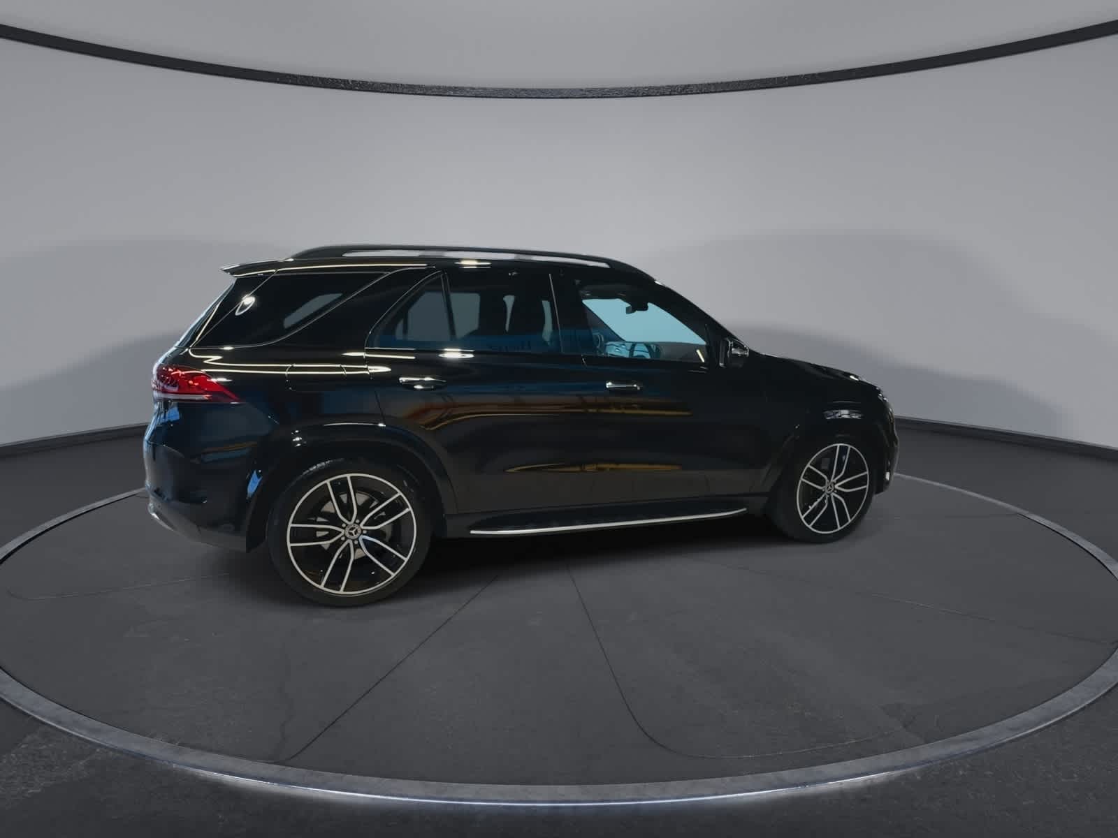 Thumbnail: 2021 Mercedes-Benz GLE - 2