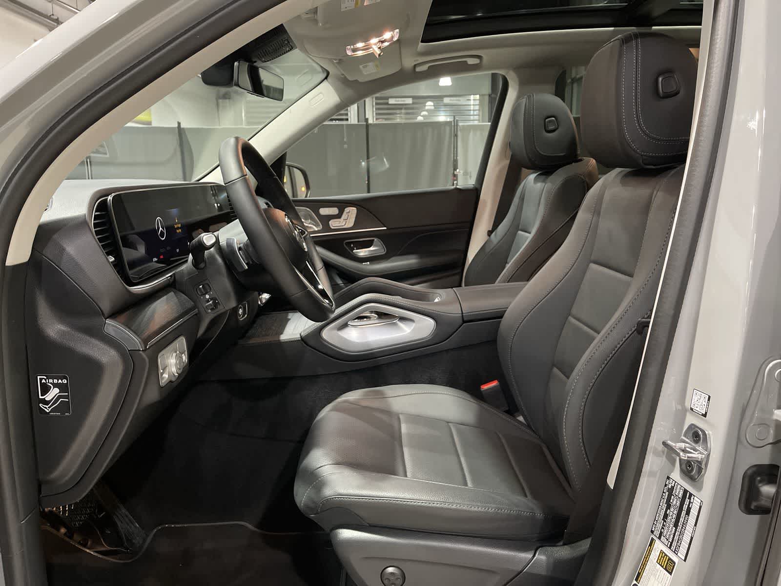 Thumbnail: 2025 Mercedes-Benz GLE - 14