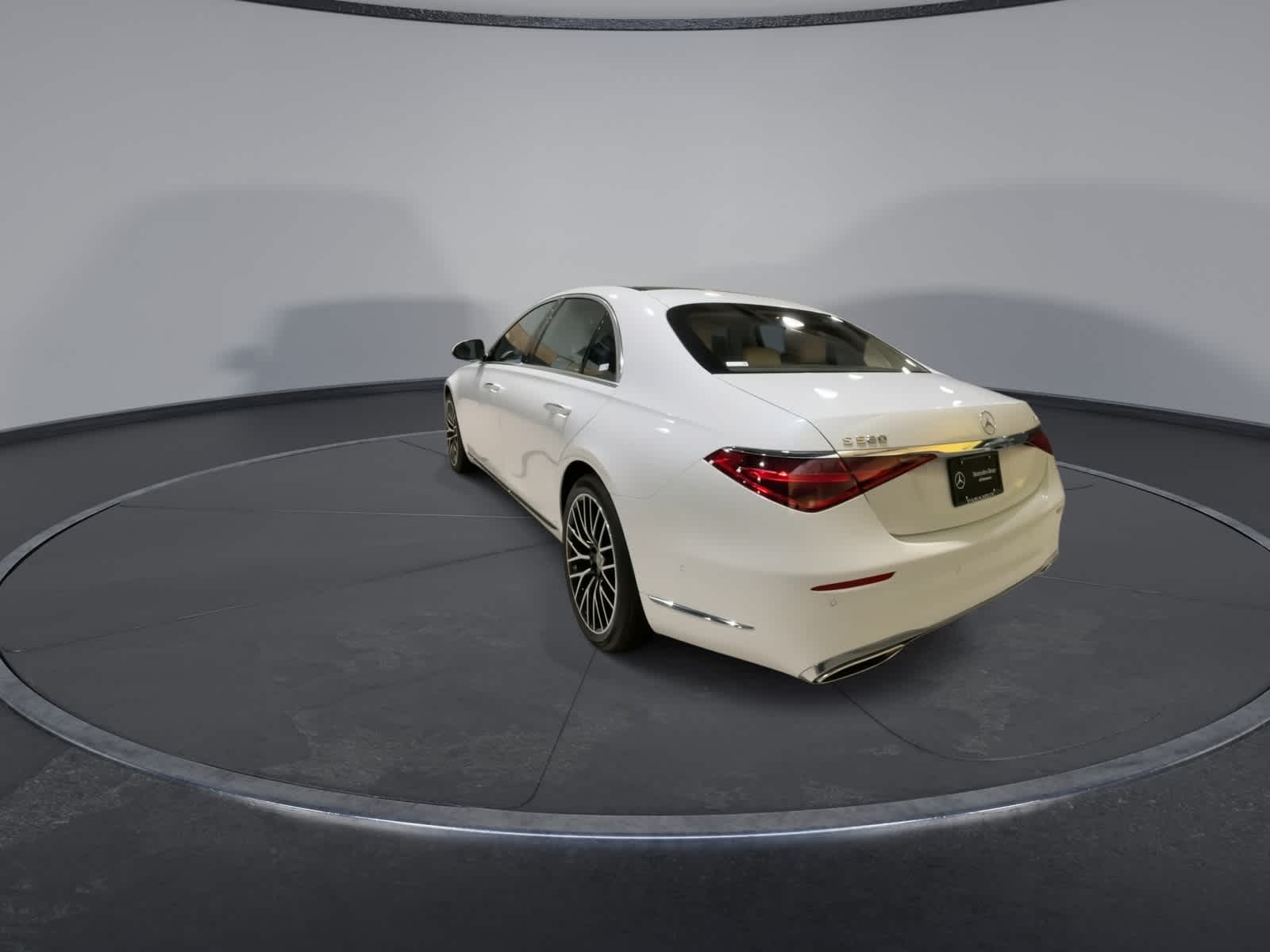 Thumbnail: 2024 Mercedes-Benz S-Class - 9