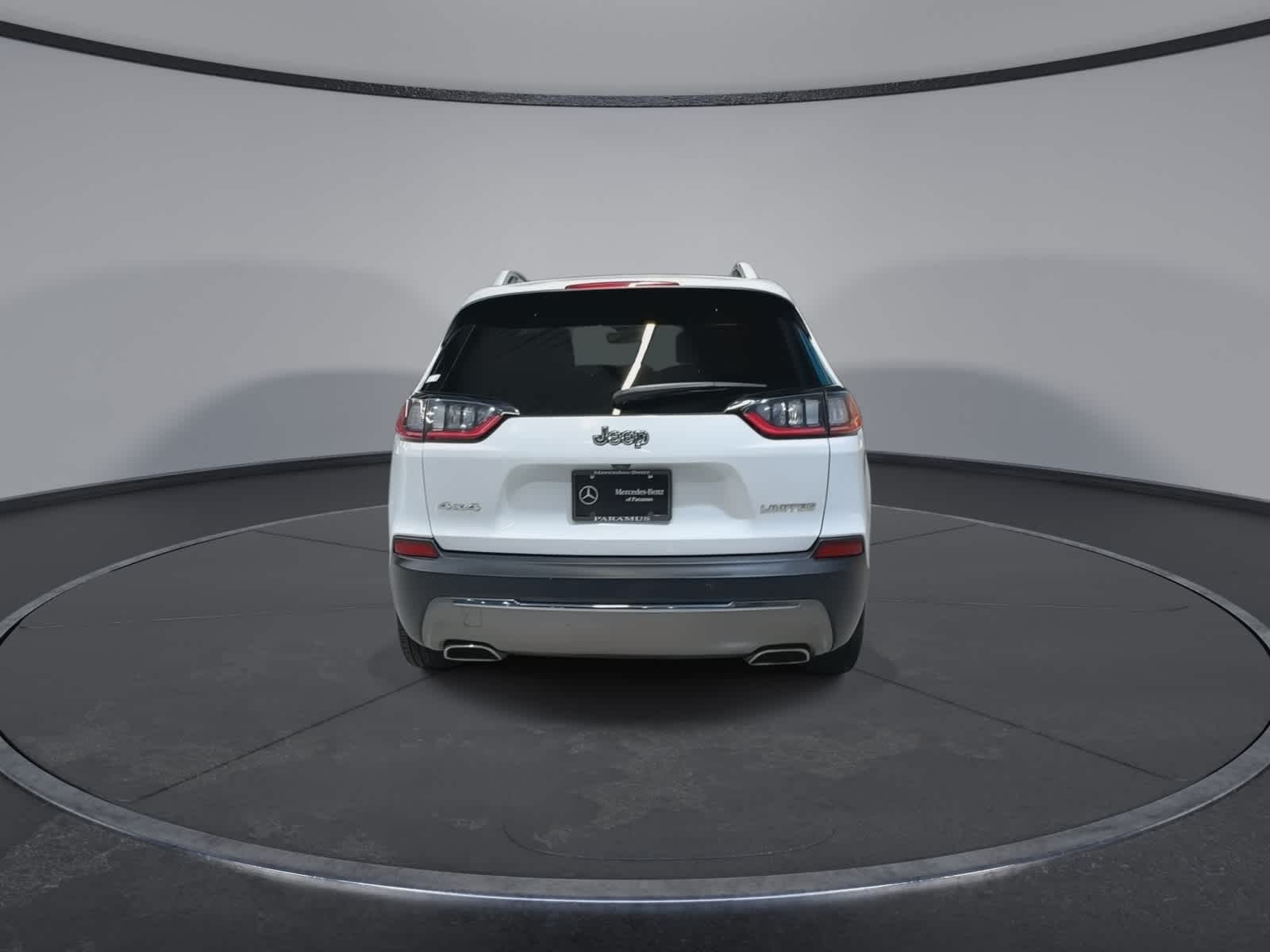 Thumbnail: 2019 Jeep Cherokee - 10