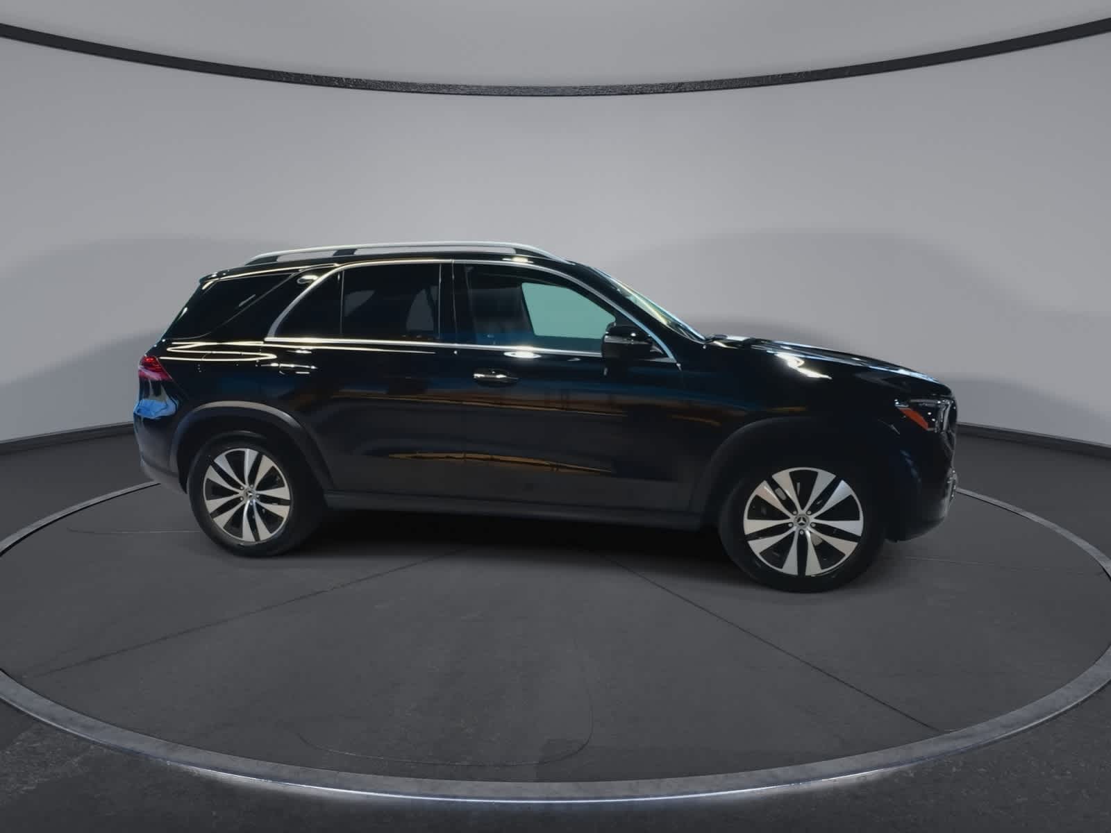 Thumbnail: 2026 Mercedes-Benz GLE - 13