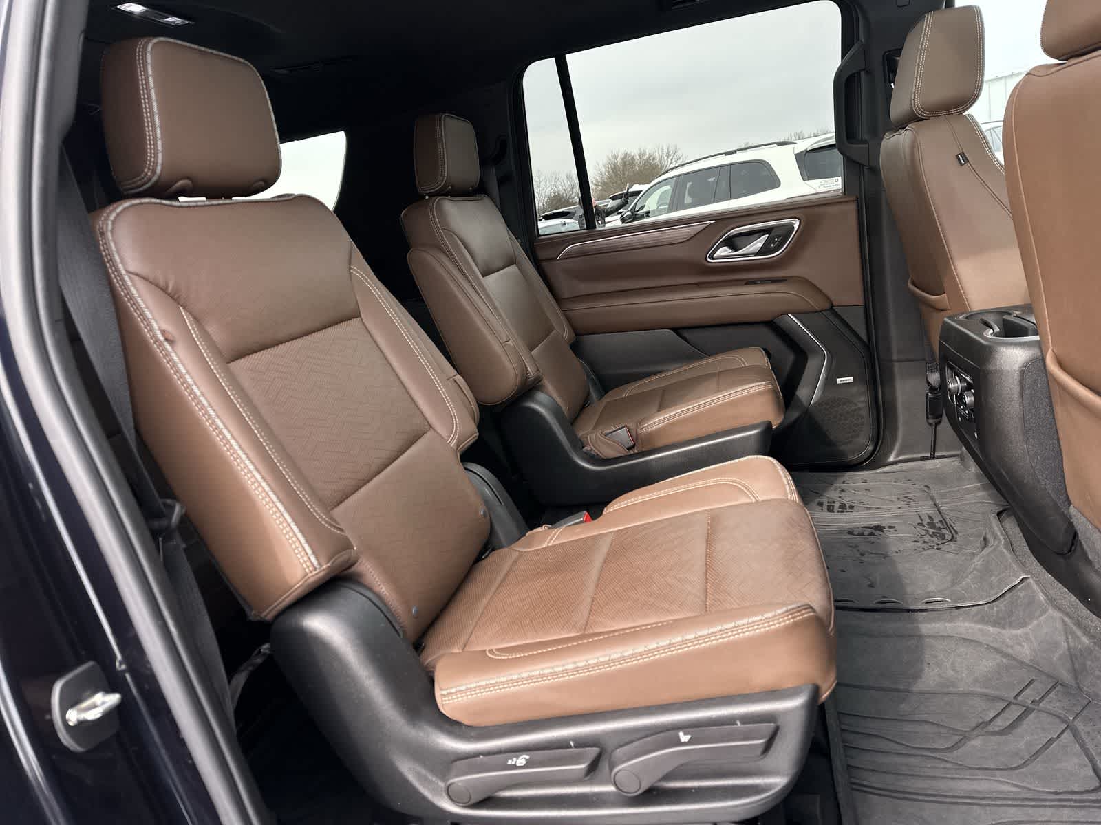 Thumbnail: 2023 Chevrolet Suburban - 25