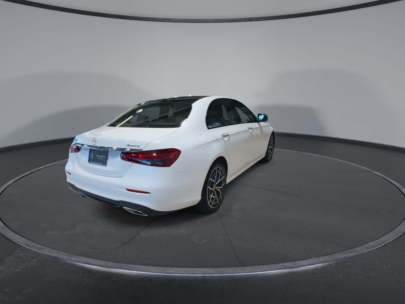 Thumbnail: 2023 Mercedes-Benz E-Class - 11