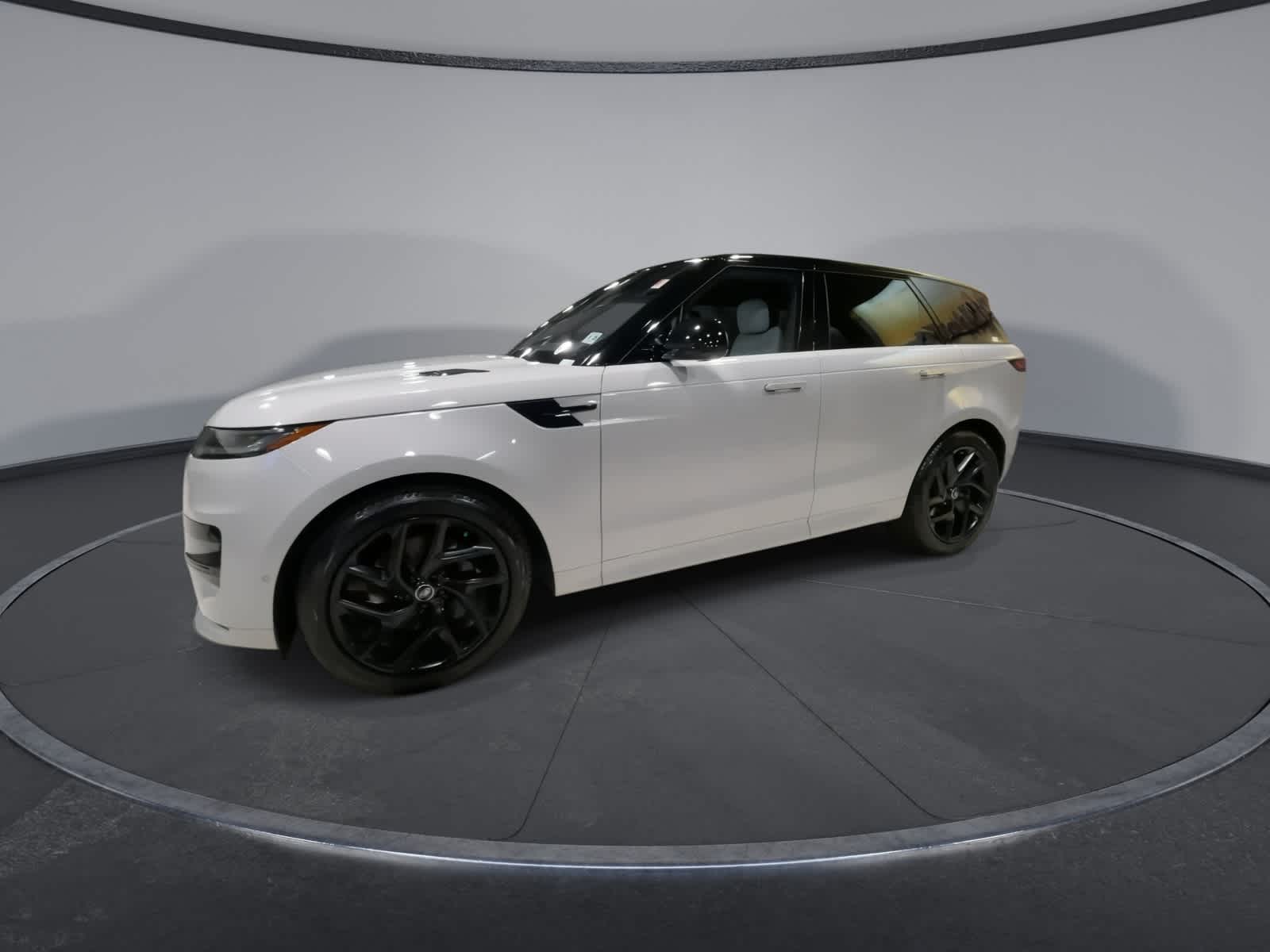 Thumbnail: 2023 Land Rover Range Rover Sport - 6