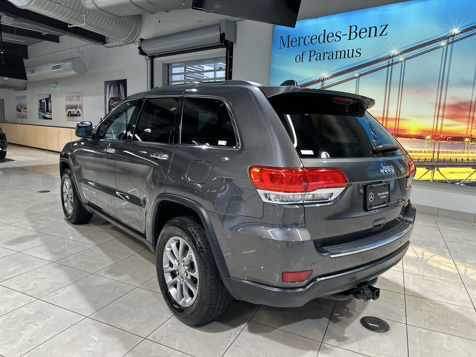 Thumbnail: 2015 Jeep Grand Cherokee - 16