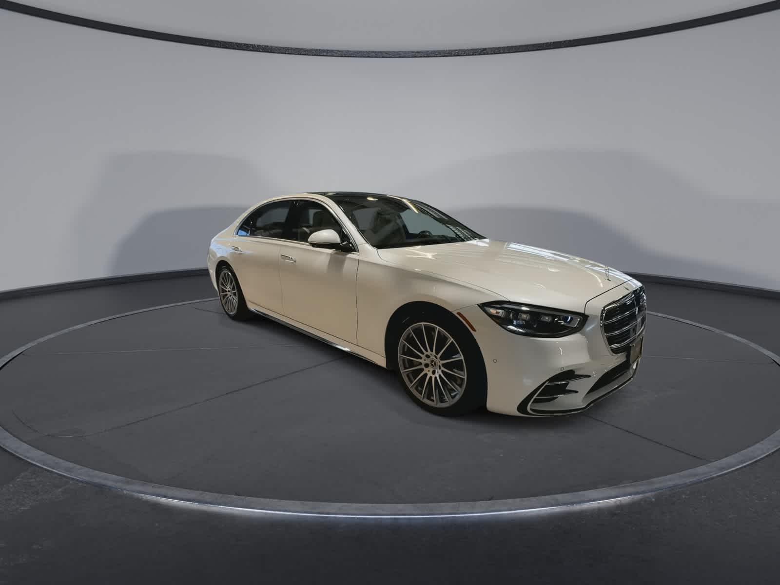 Thumbnail: 2023 Mercedes-Benz S-Class - 2