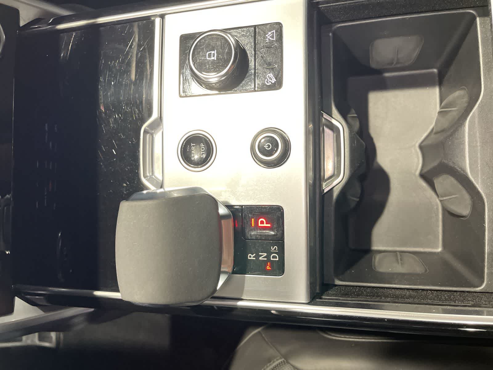 Thumbnail: 2023 Land Rover Range Rover - 29