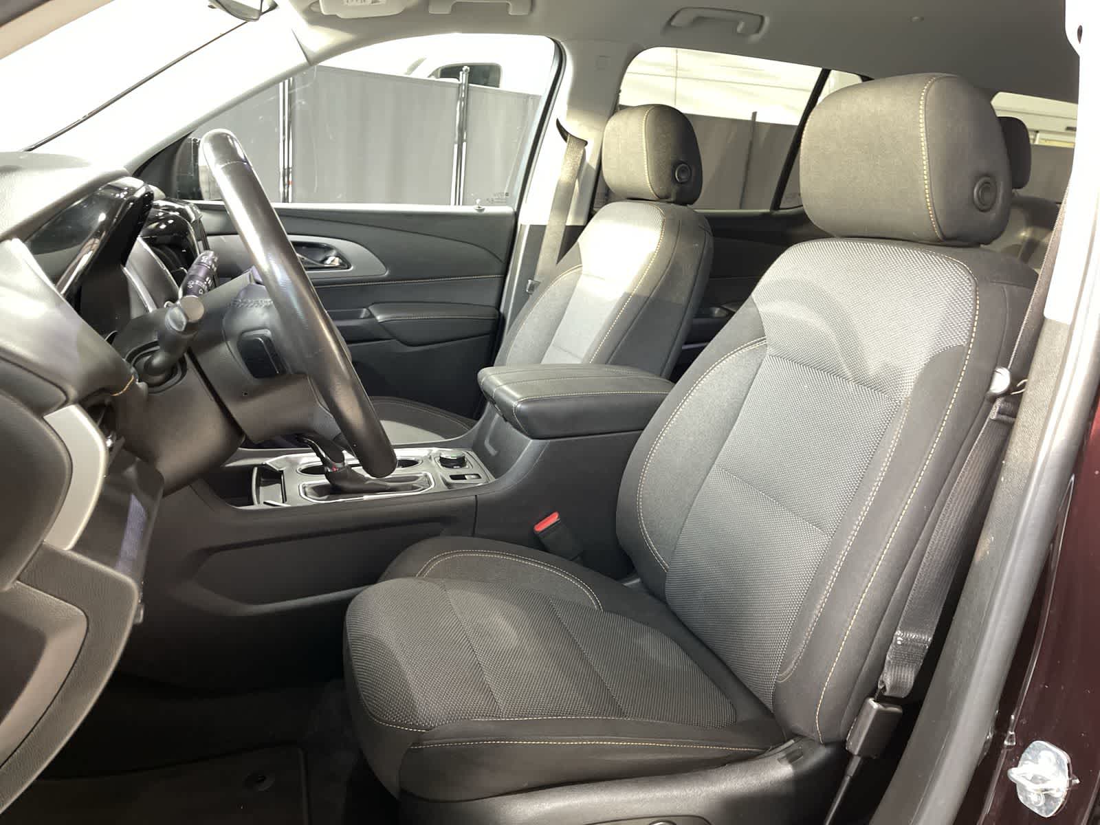 2020 Chevrolet Traverse LT 23