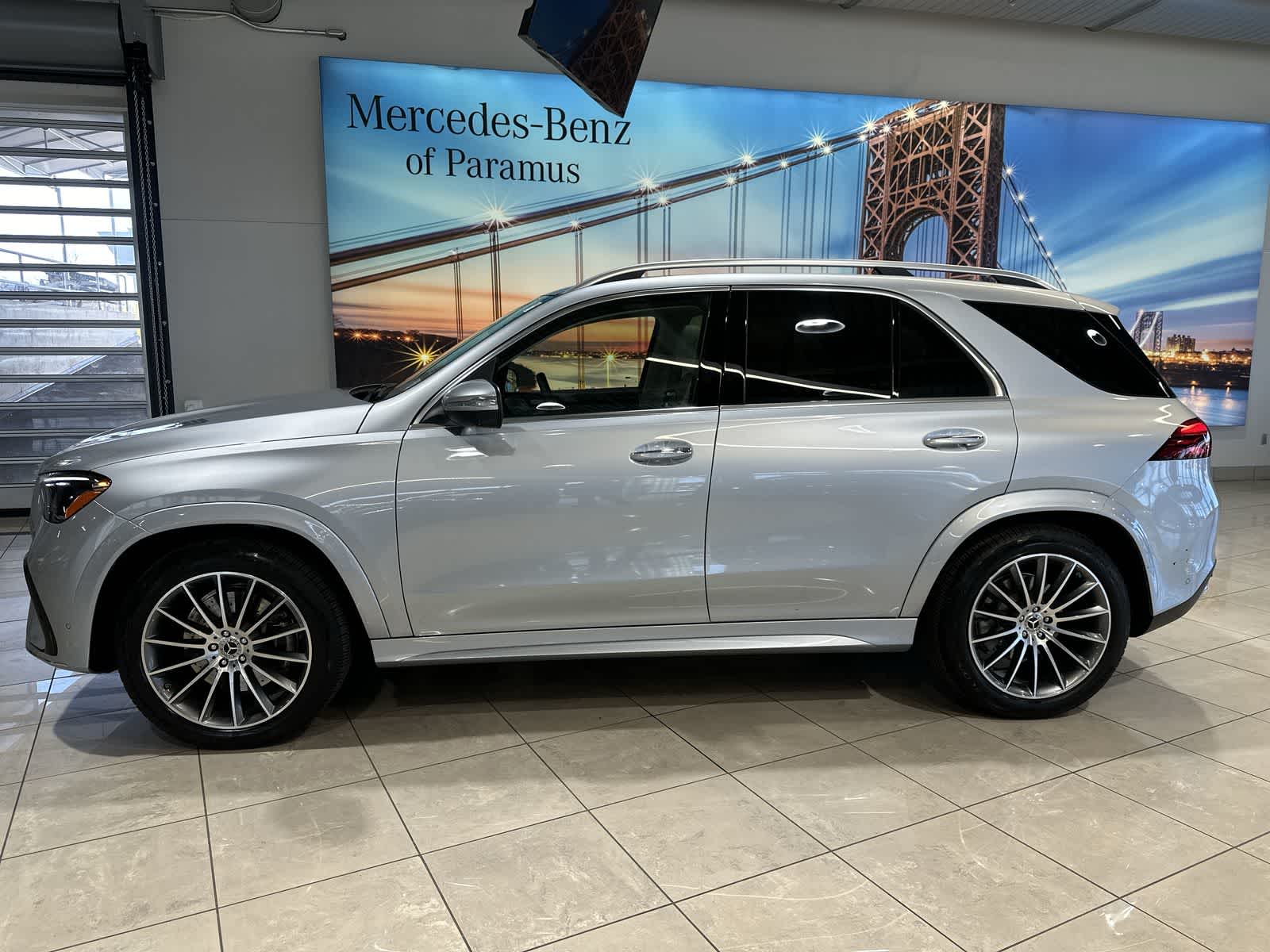 Thumbnail: 2025 Mercedes-Benz GLE - 15