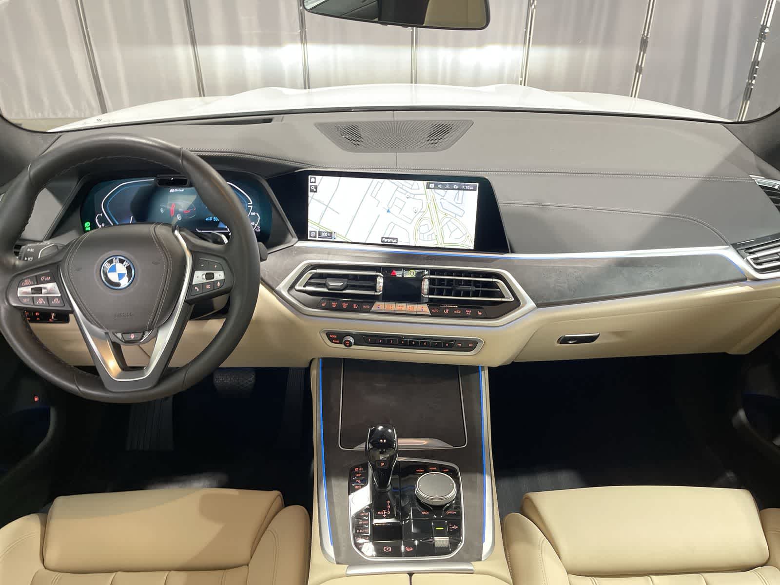 Thumbnail: 2022 BMW X5 - 22