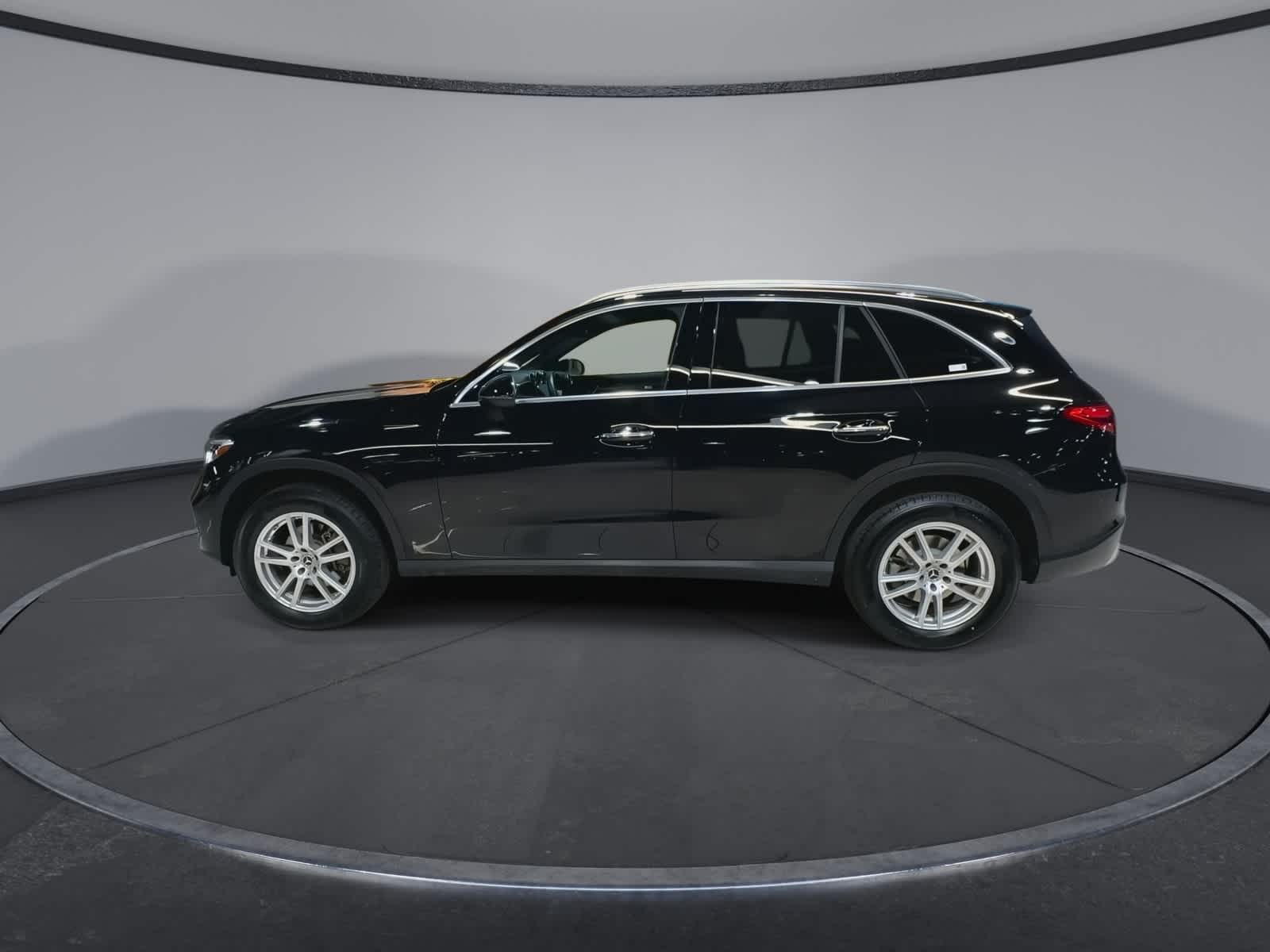 Thumbnail: 2023 Mercedes-Benz GLC - 6