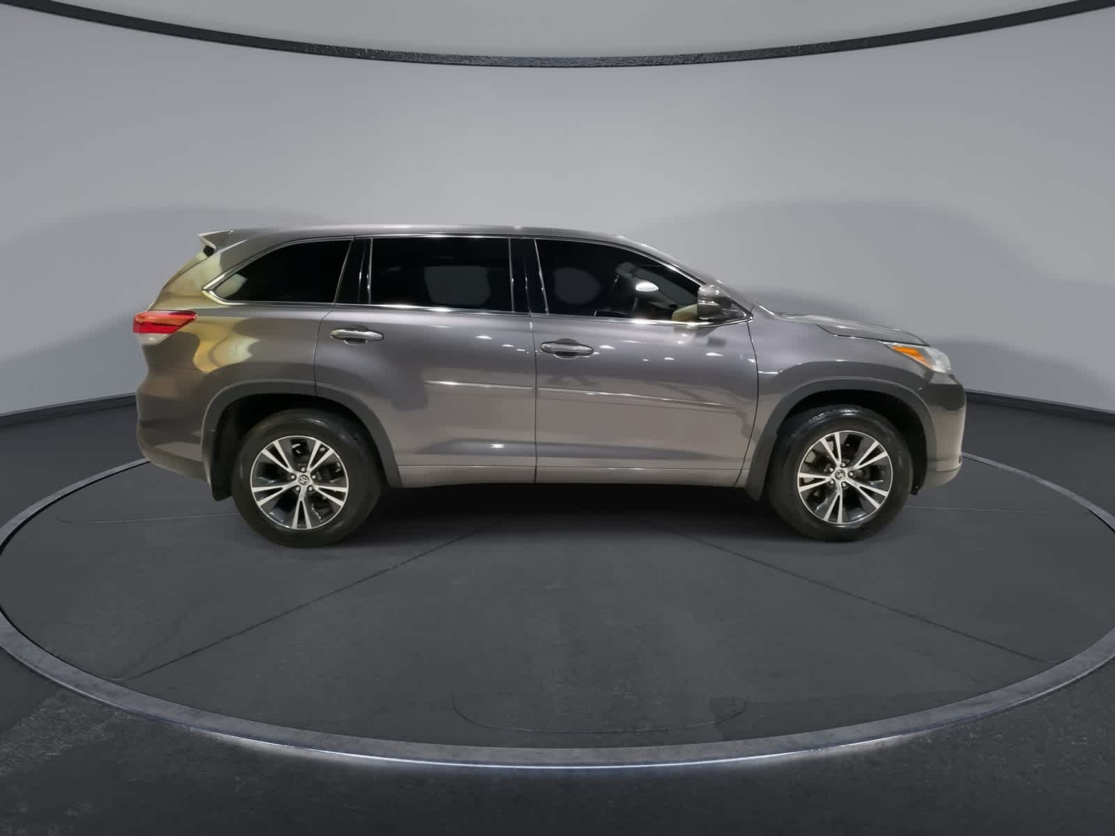 Thumbnail: 2017 Toyota Highlander - 13
