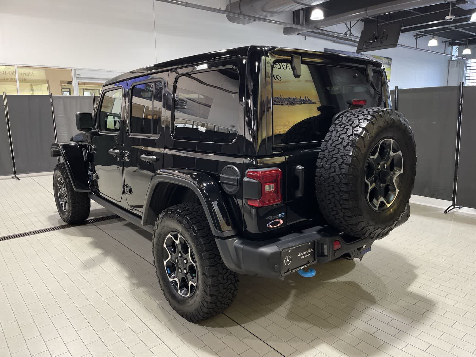 Thumbnail: 2022 Jeep Wrangler - 16