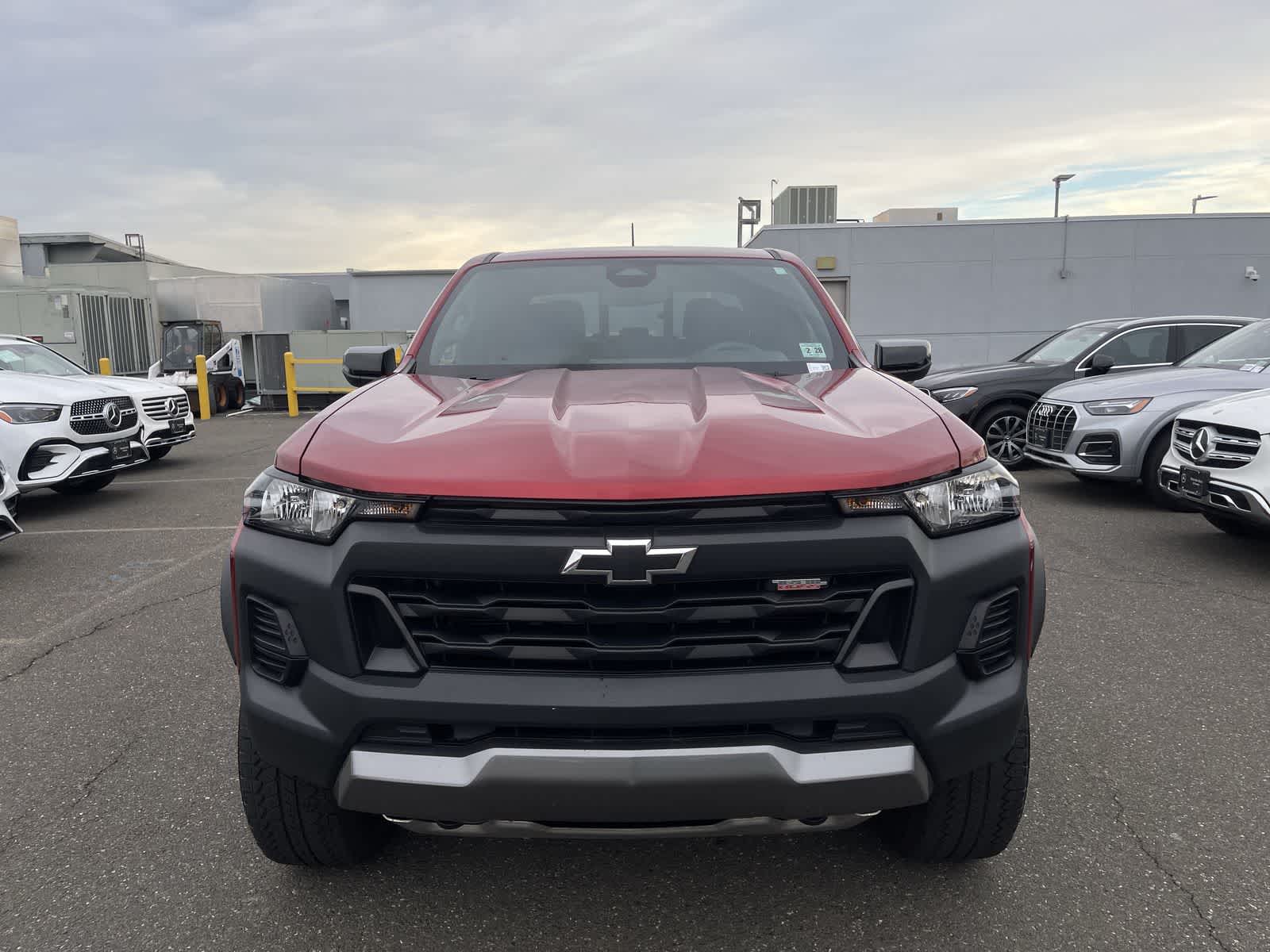 Thumbnail: 2023 Chevrolet Colorado - 18